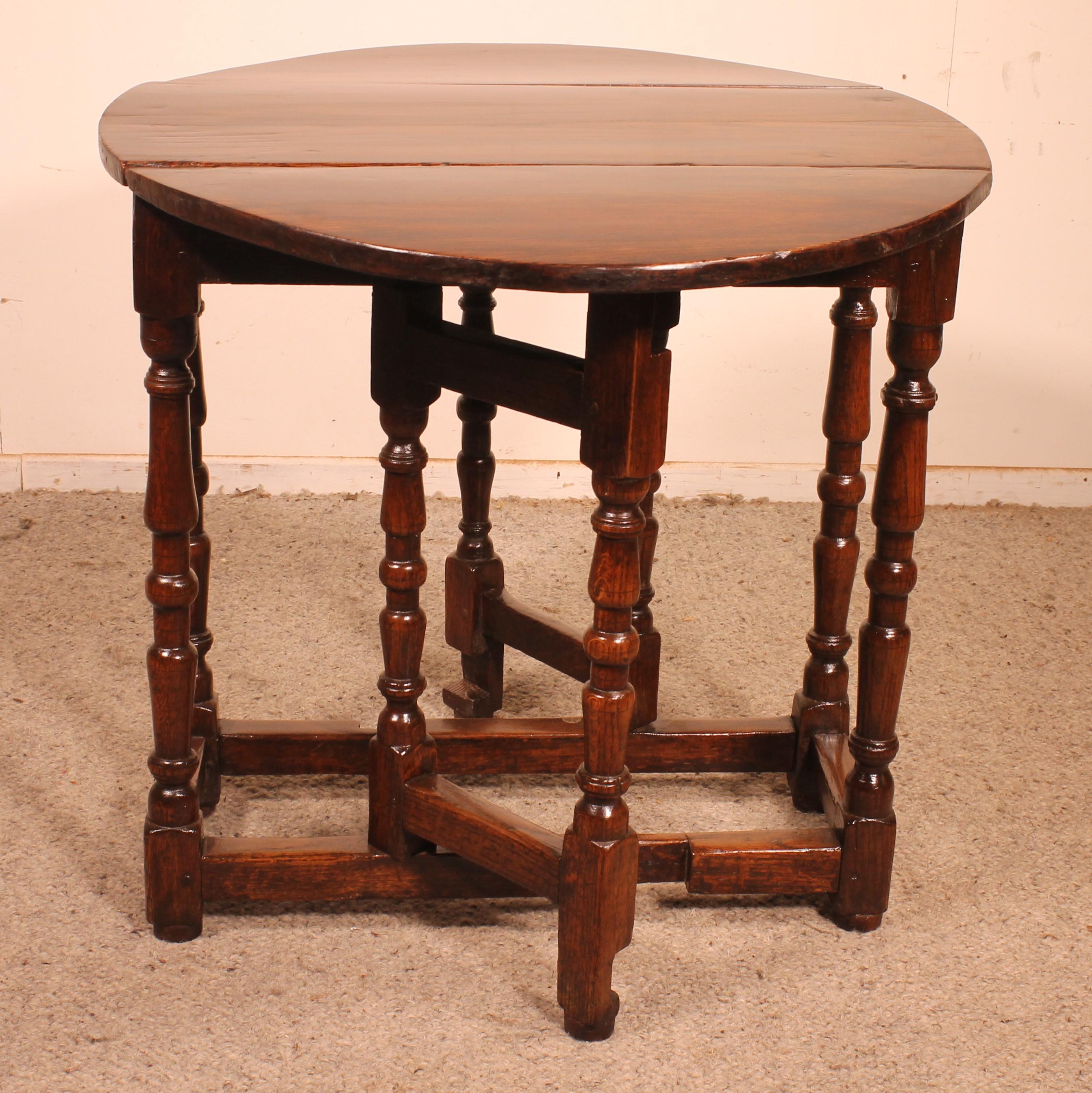Gateleg-Tisch aus Eichenholz, frühes 18. Jahrhundert 3