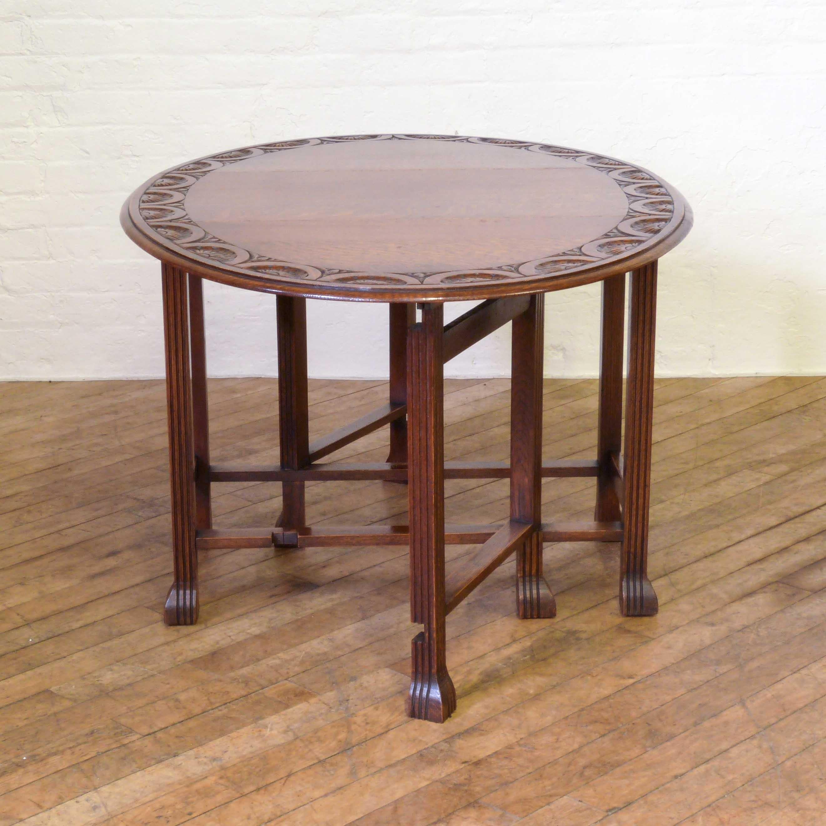 Oak Gateleg Table with Reeded Legs 3