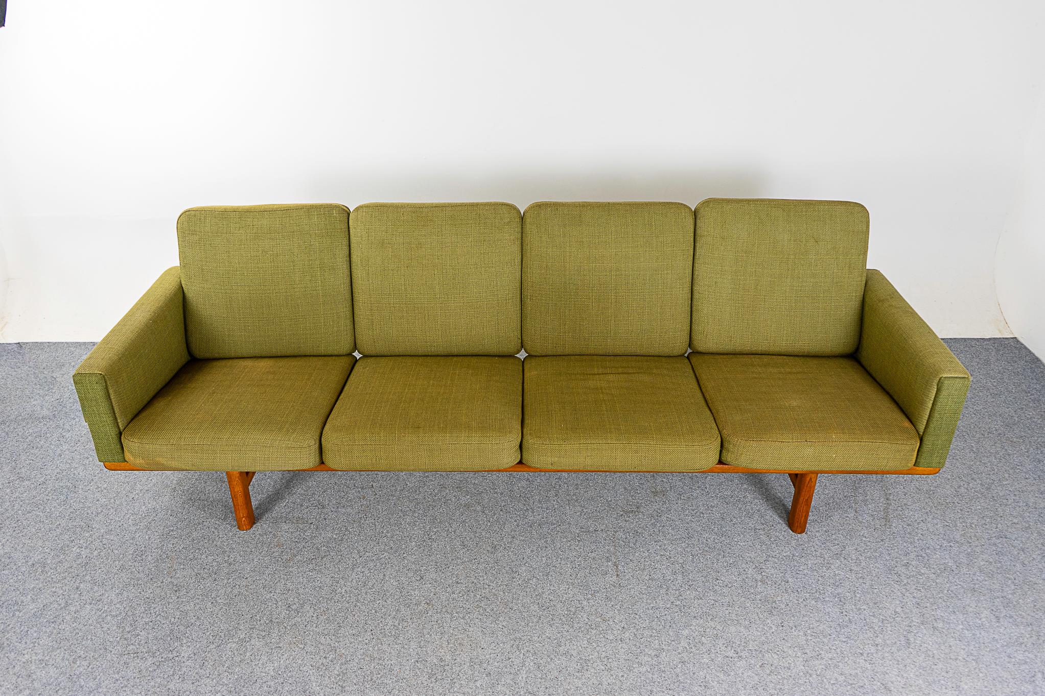 Scandinavian Modern Oak GE-236 Sofa by Hans Wegner for Getama For Sale