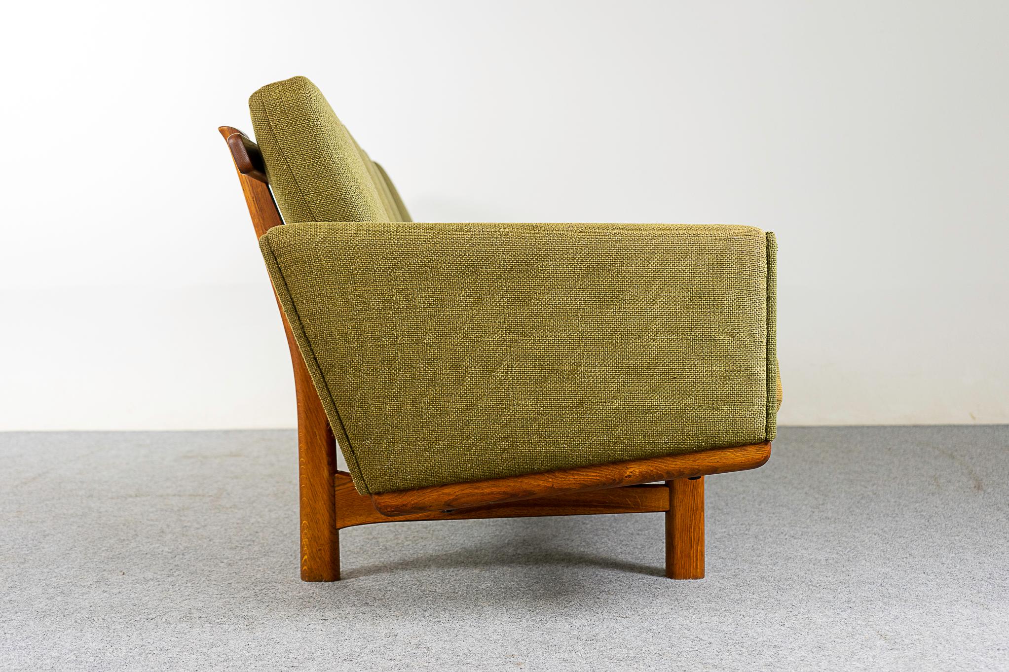 Oak GE-236 Sofa by Hans Wegner for Getama For Sale 1