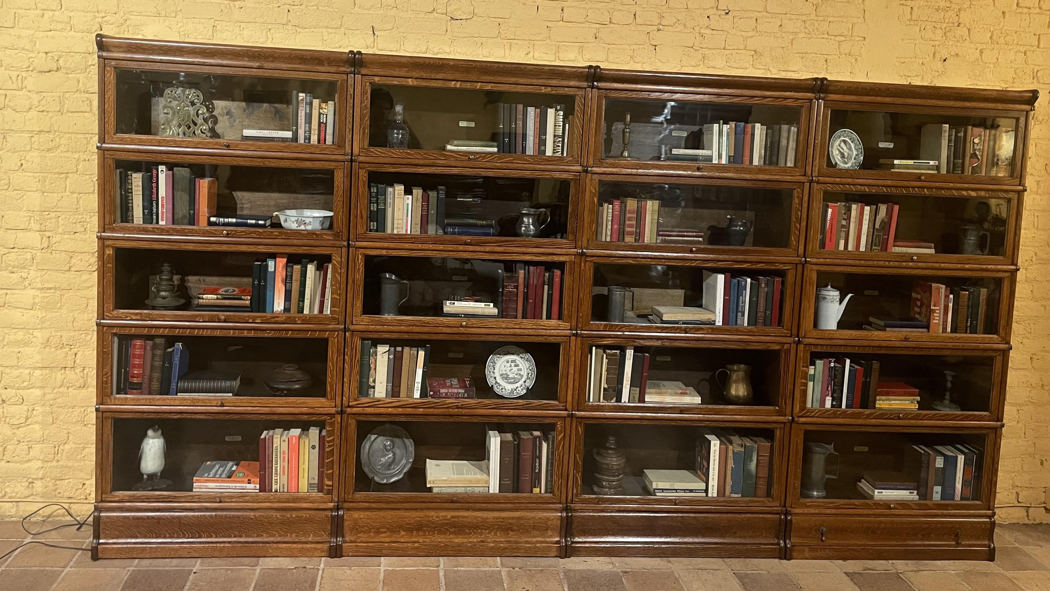 Globe Wernicke Bücherregal, bestehend aus 4 Bücherregalen - 19. (Ästhetizismus) im Angebot