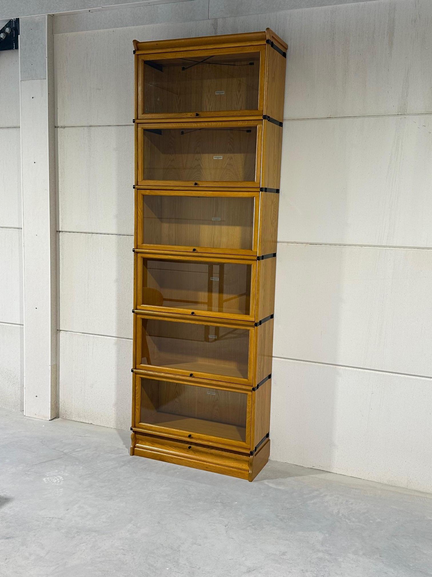 Oak Globe Wernicke bookcase For Sale 2