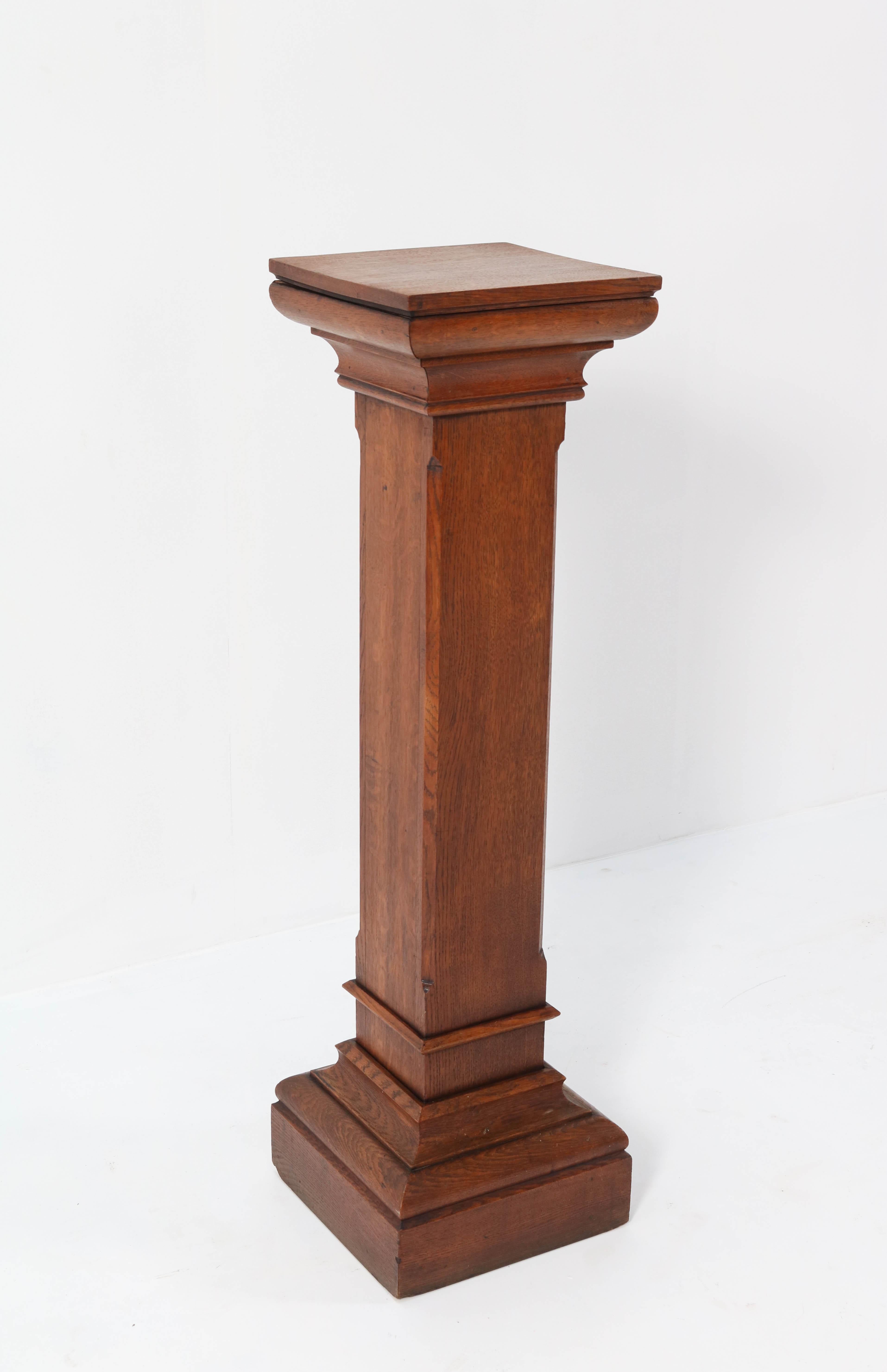 Early 20th Century Oak Gothic Revival Carved Pedestal, 1900s