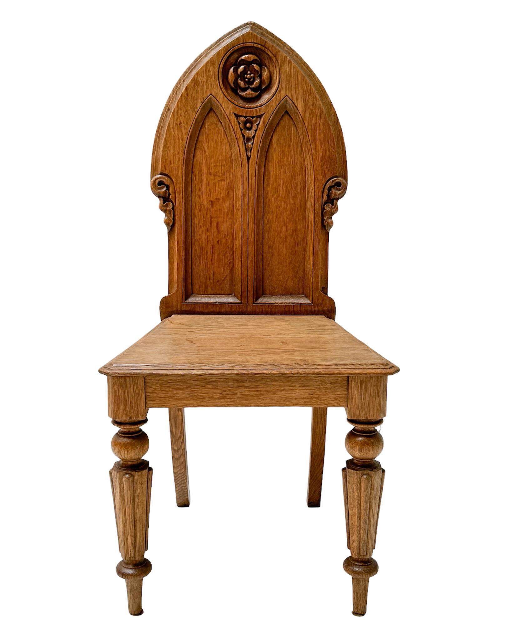 Oak Gothic Revival Hand-Carved Side Chair, 1930s For Sale 3