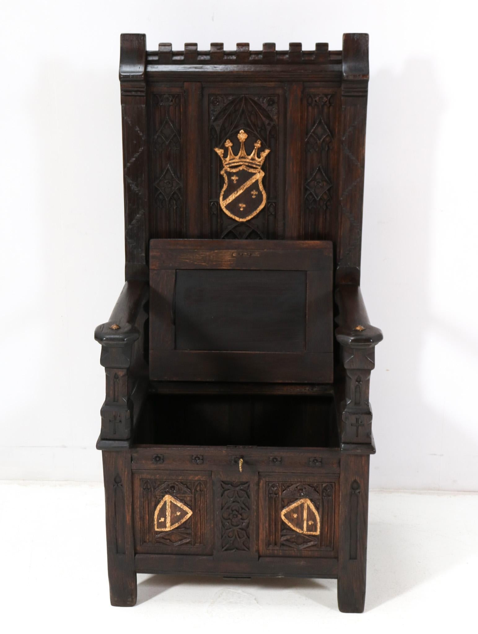 Early 20th Century Oak Gothic Revival Hand-Carved Throne Chair, 1900s