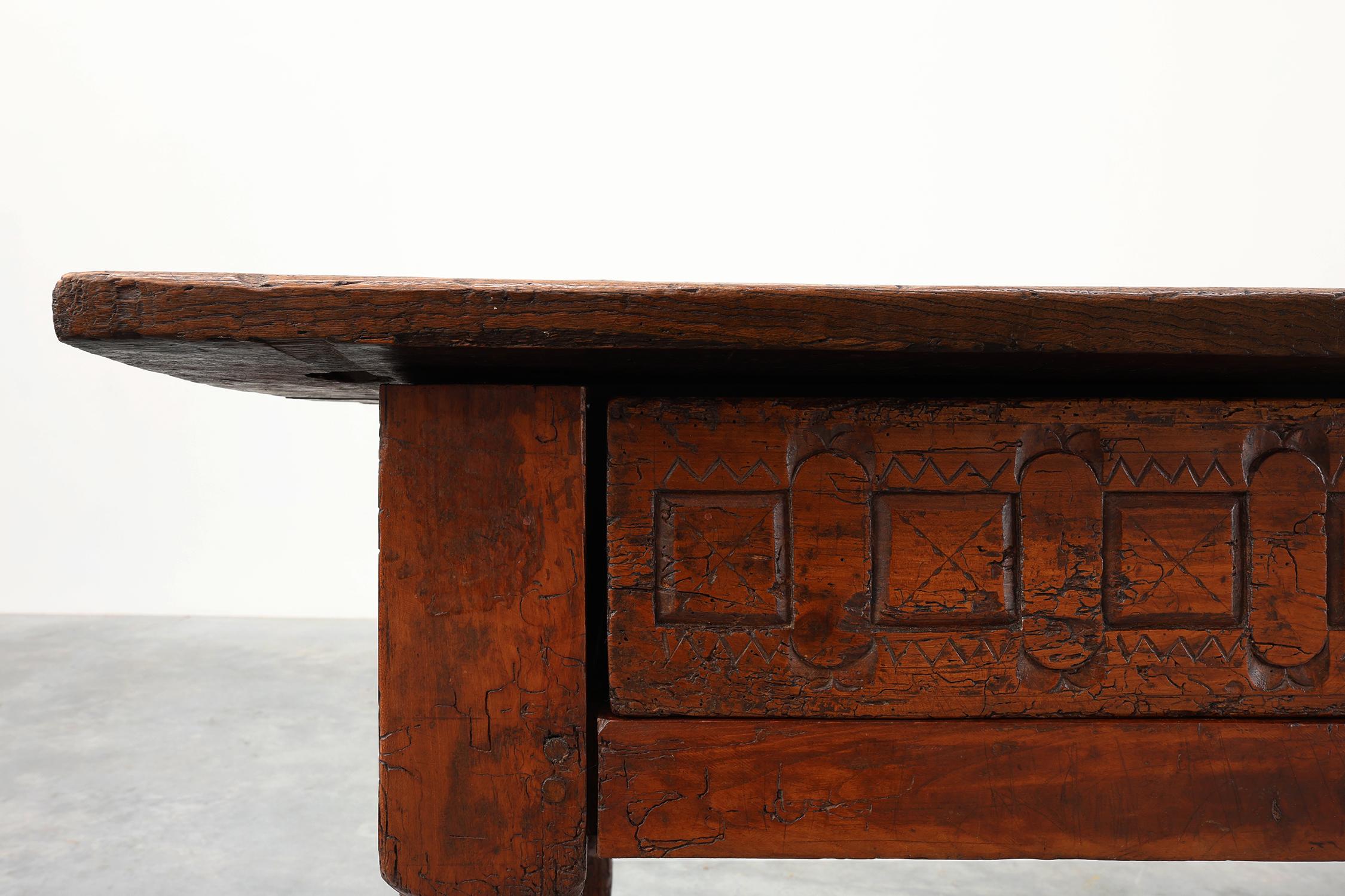 Spanish Colonial Oak hand-carved side table in wabi wabi style, Spain, 17th Century For Sale