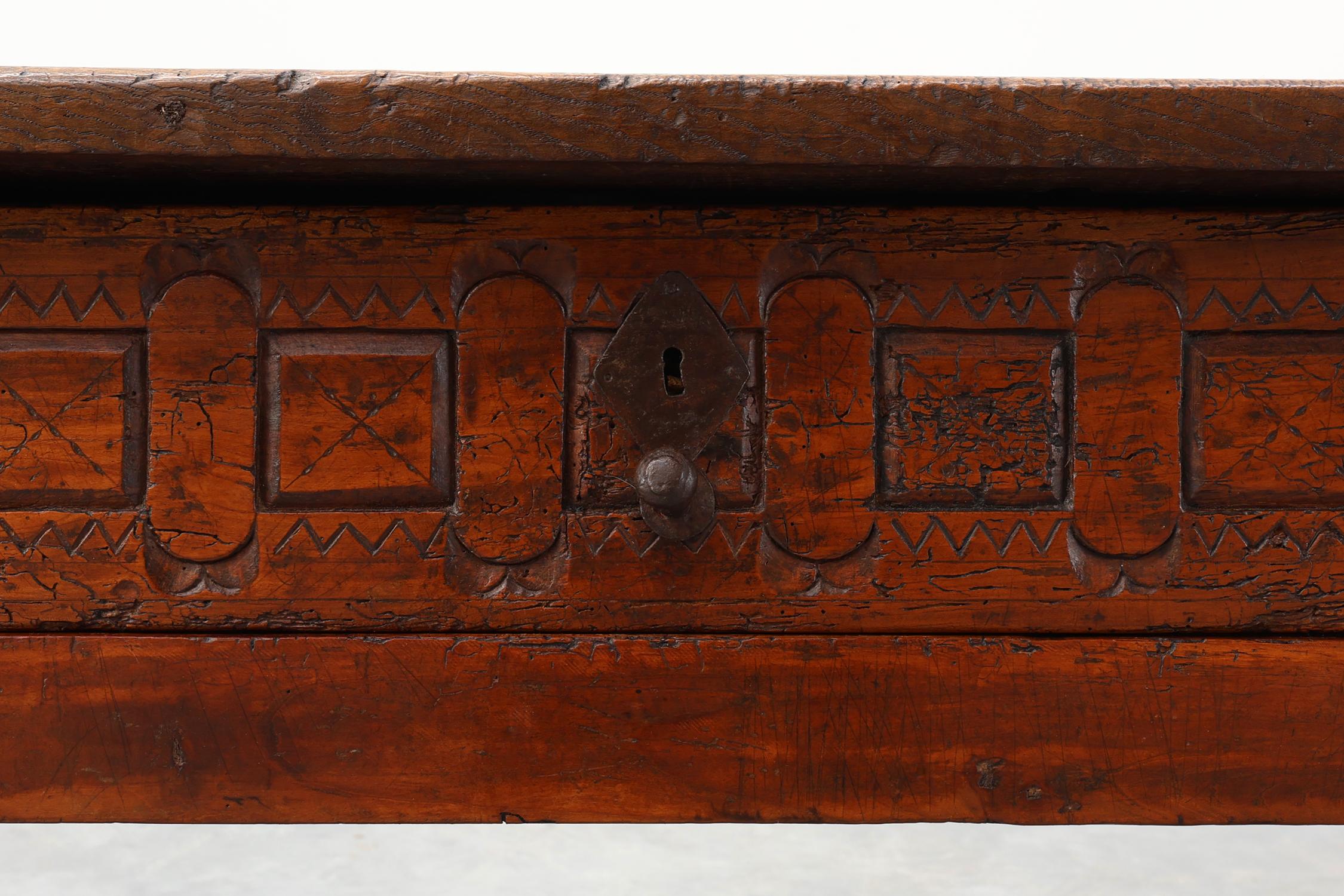 Spanish Oak hand-carved side table in wabi wabi style, Spain, 17th Century For Sale
