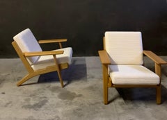 Oak Hans Wegner Lounge Chair GE290, GETAMA, Premium Fabric, Pair Available