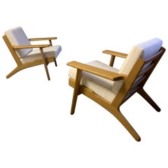 Oak Hans Wegner Lounge Chair GE290, GETAMA, Premium Fabric, Pair Available
