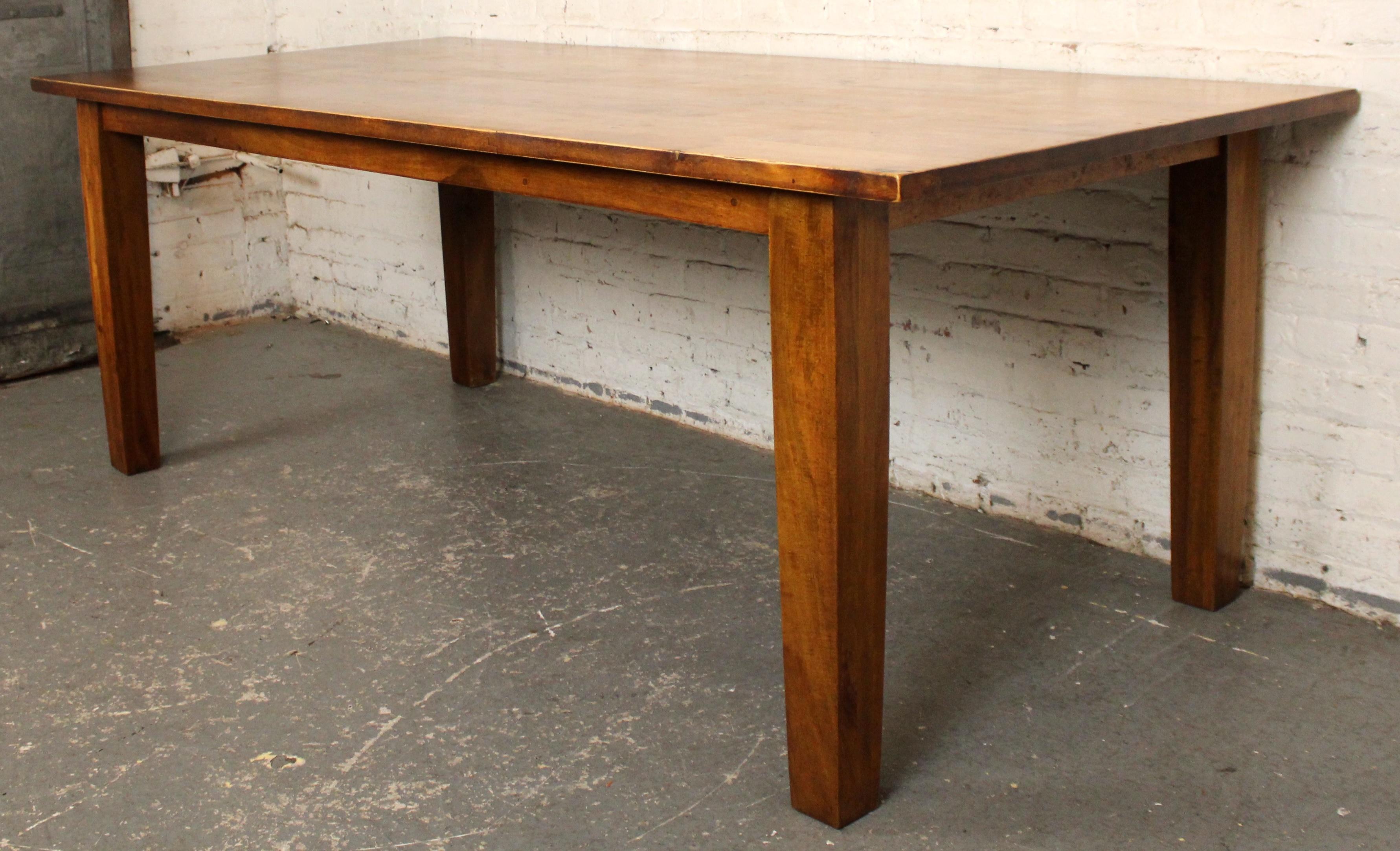 Oak Hardwood Farmhouse Table Bon état - En vente à Brooklyn, NY