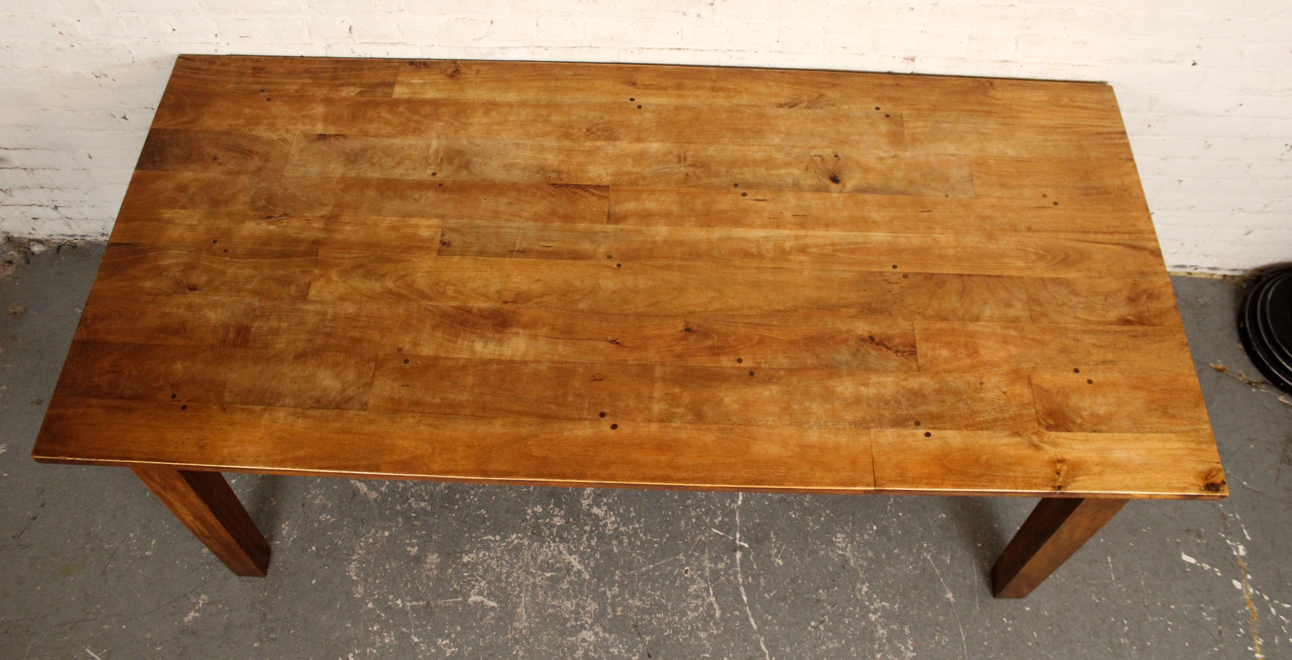Oak Hardwood Farmhouse Table en vente 1