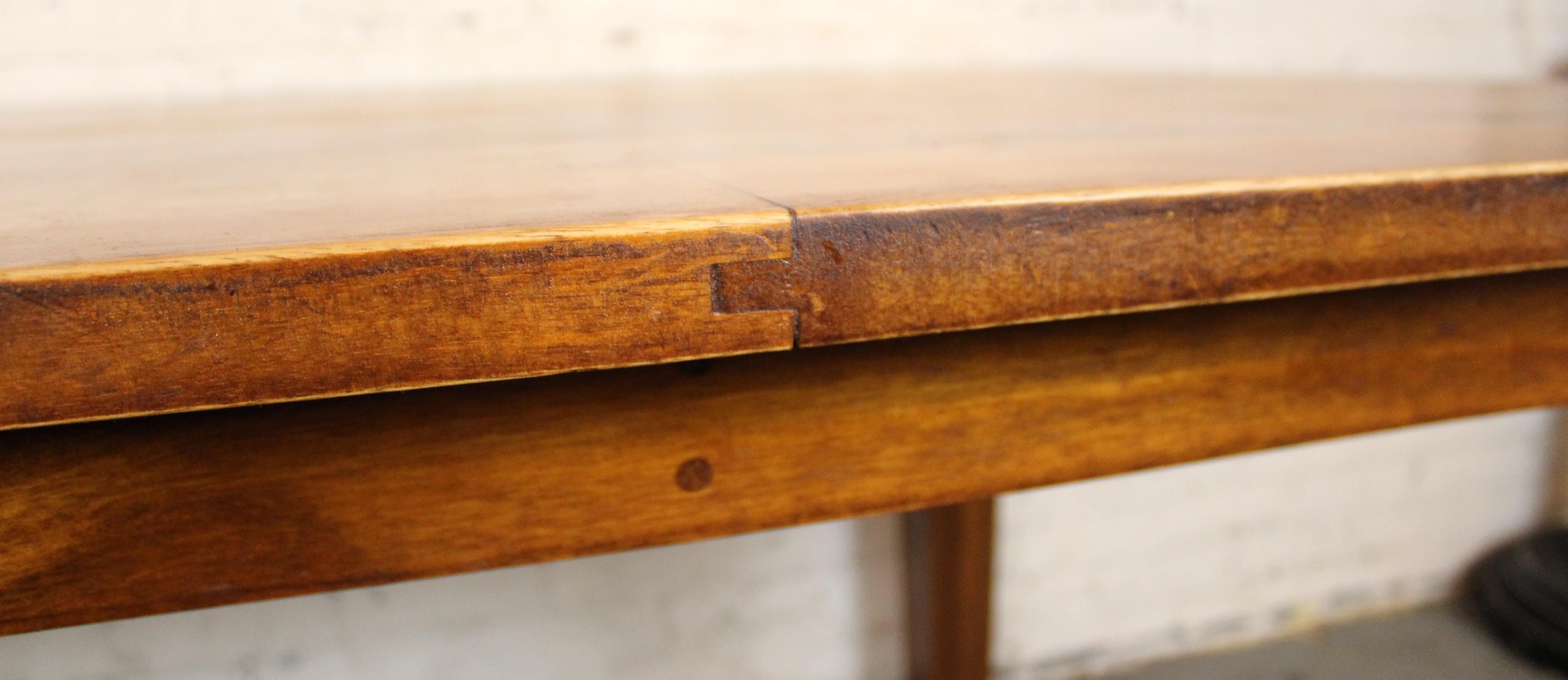 Oak Hardwood Farmhouse Table en vente 2