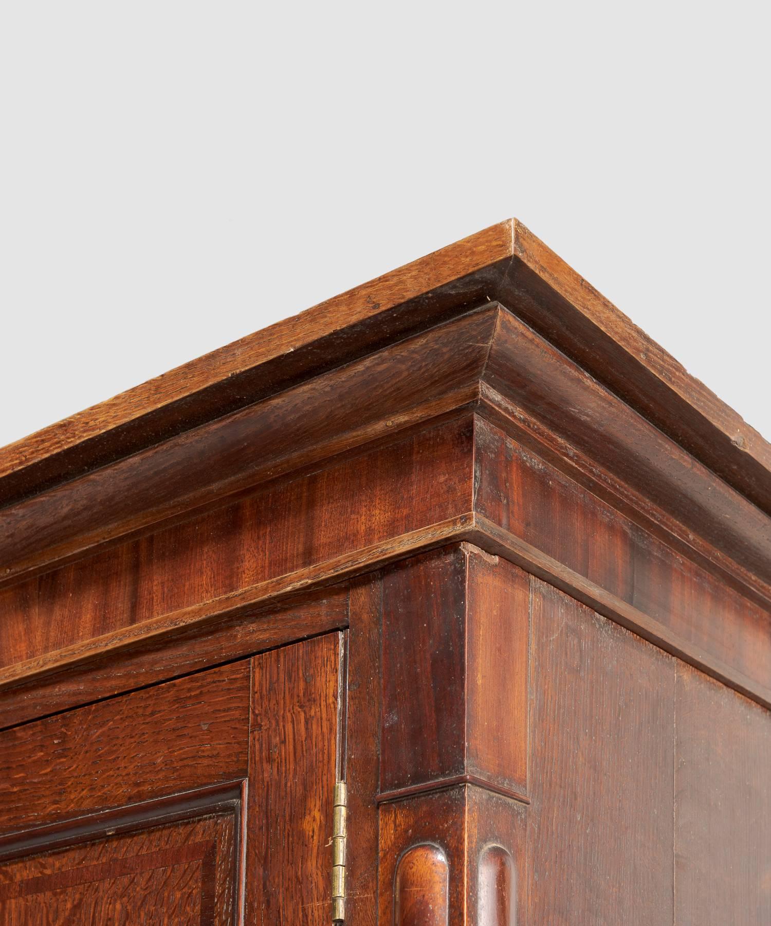 Oak Housekeepers Cupboard, circa 1790 In Excellent Condition In Culver City, CA