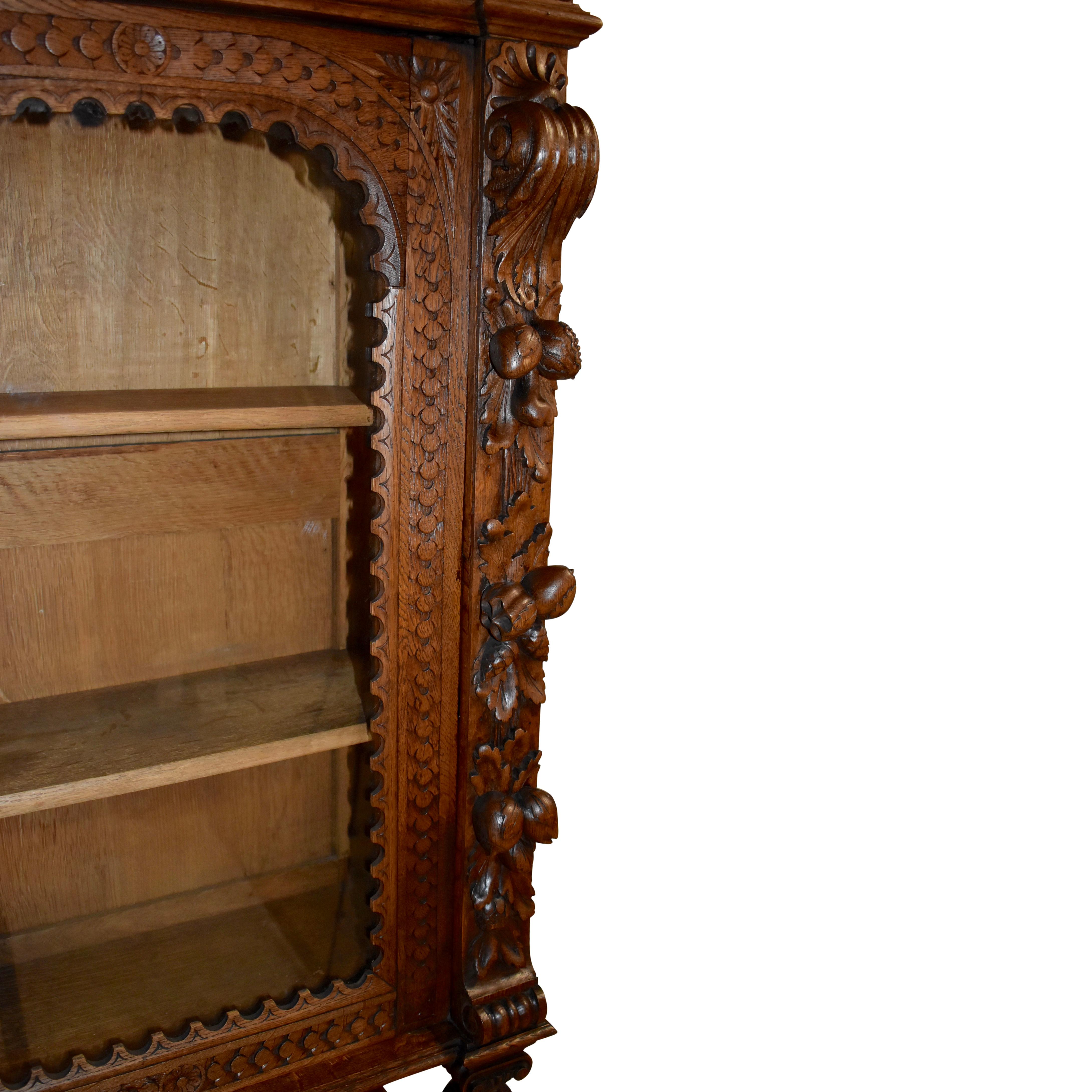 19th Century Oak Hunt Buffet, circa 1895 For Sale