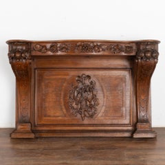 Console de chasse en Oak Oak avec gibier et raisins sculptés, Danemark vers 1860
