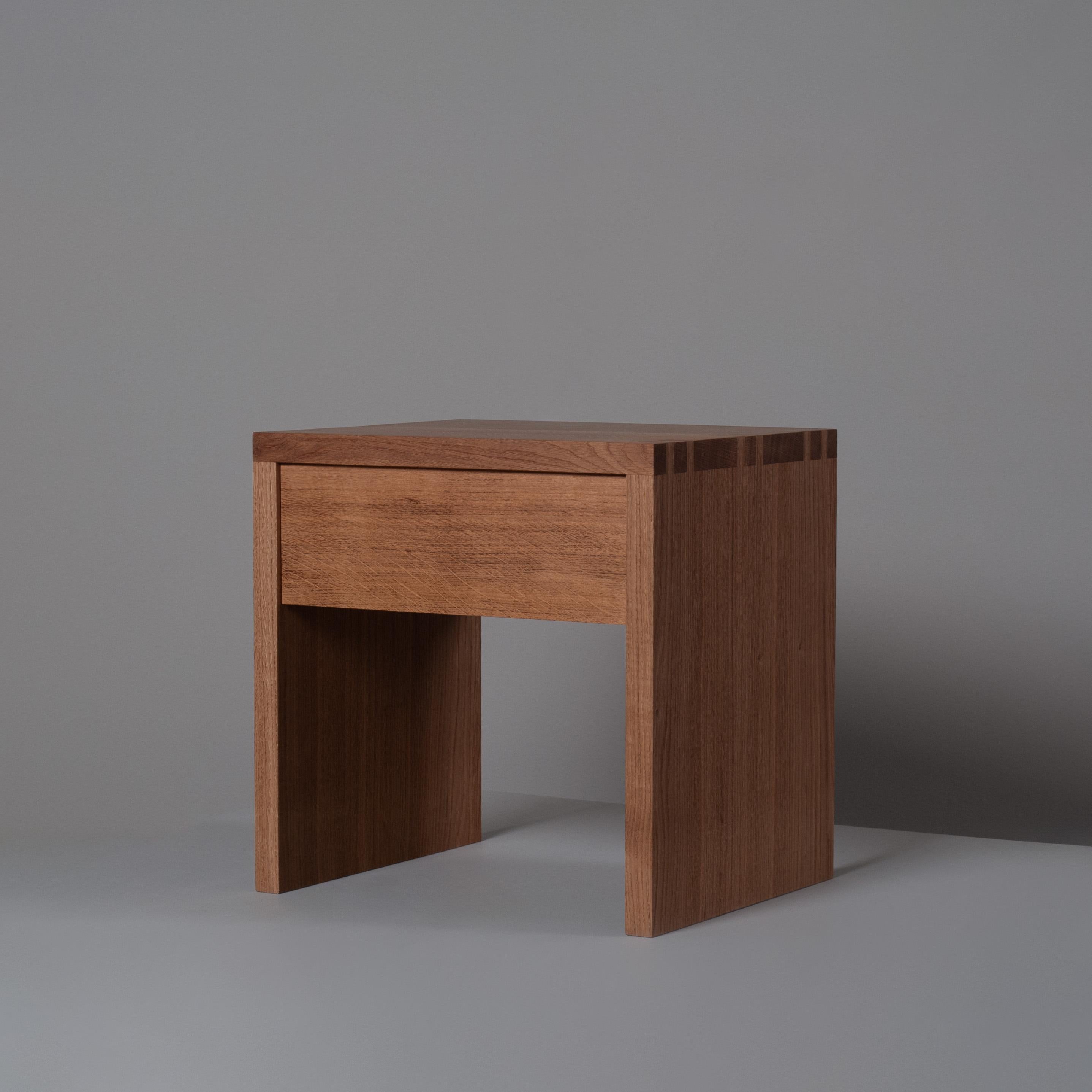 Table de nuit à tiroir commun en Oak en vente 1