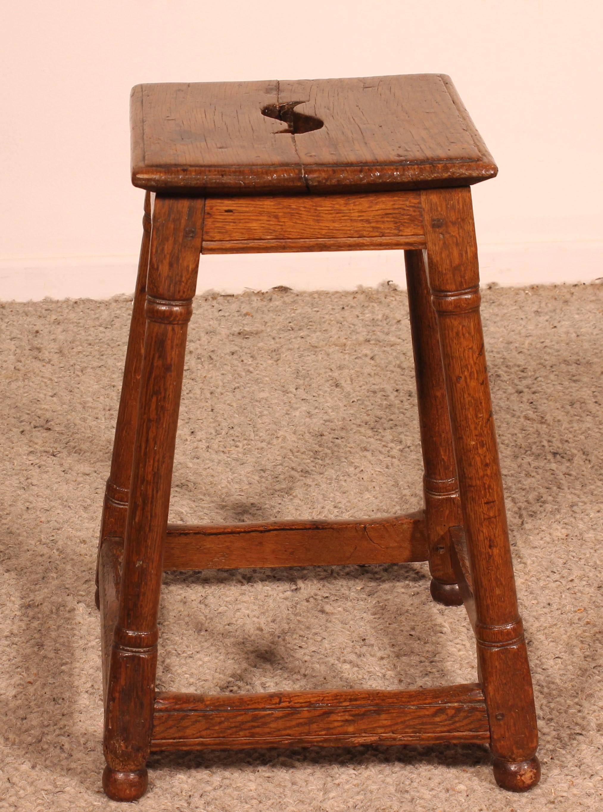 Oak Joint Stool From The 18th Century In Good Condition For Sale In Brussels, Brussels