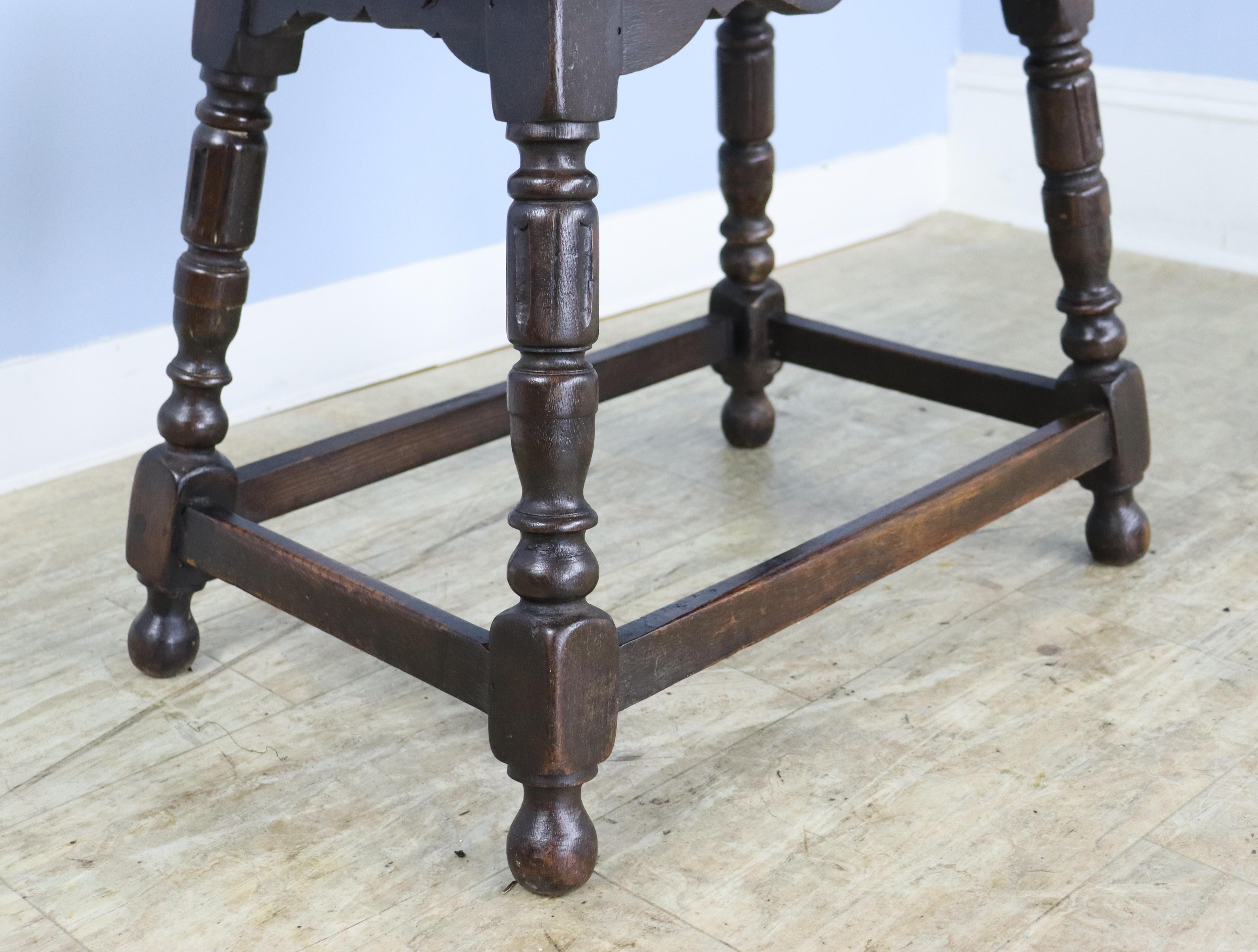 Oak Joint Stool with Carved Legs In Good Condition For Sale In Port Chester, NY