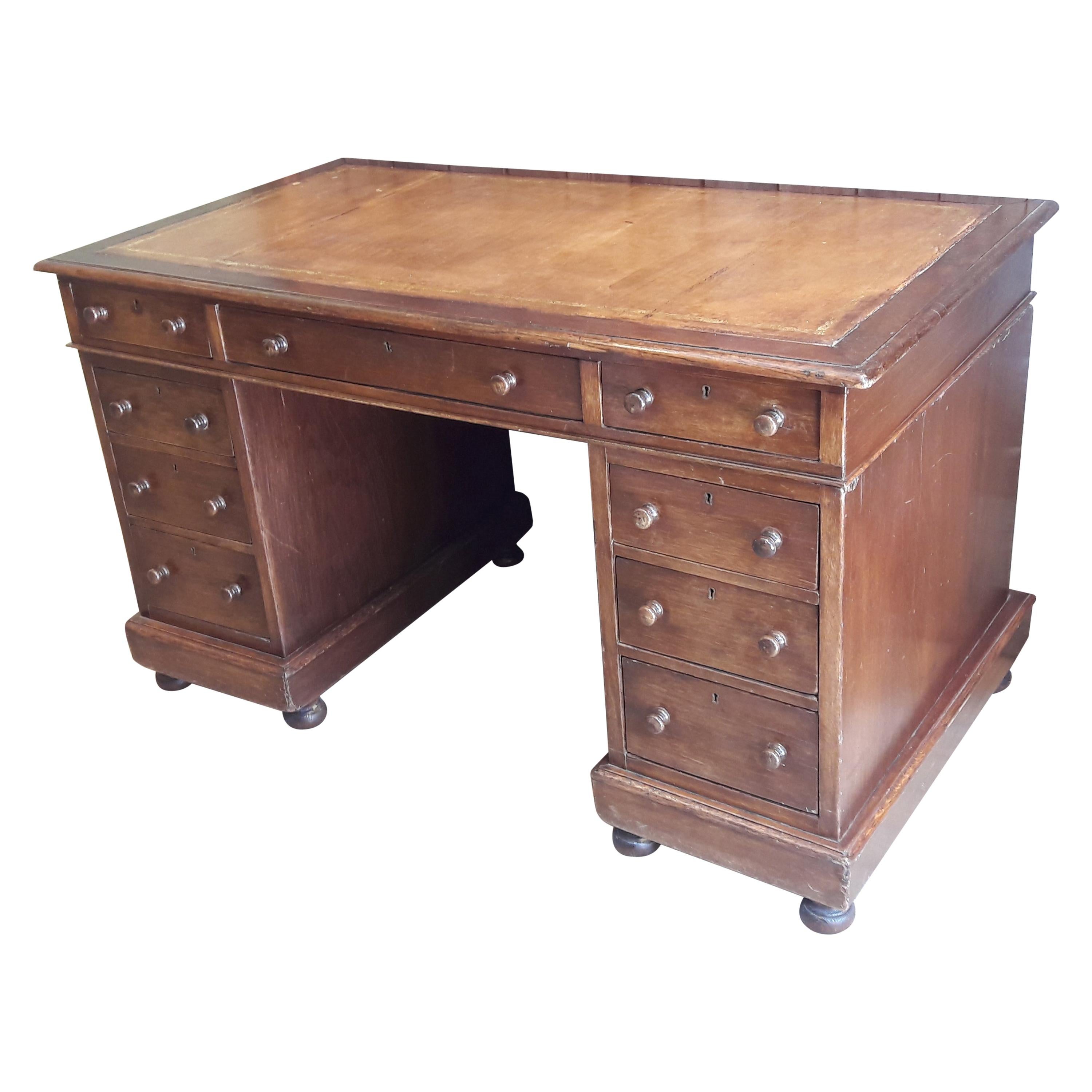 Oak, Late 19th Century, Victorian Pedestal Desk For Sale