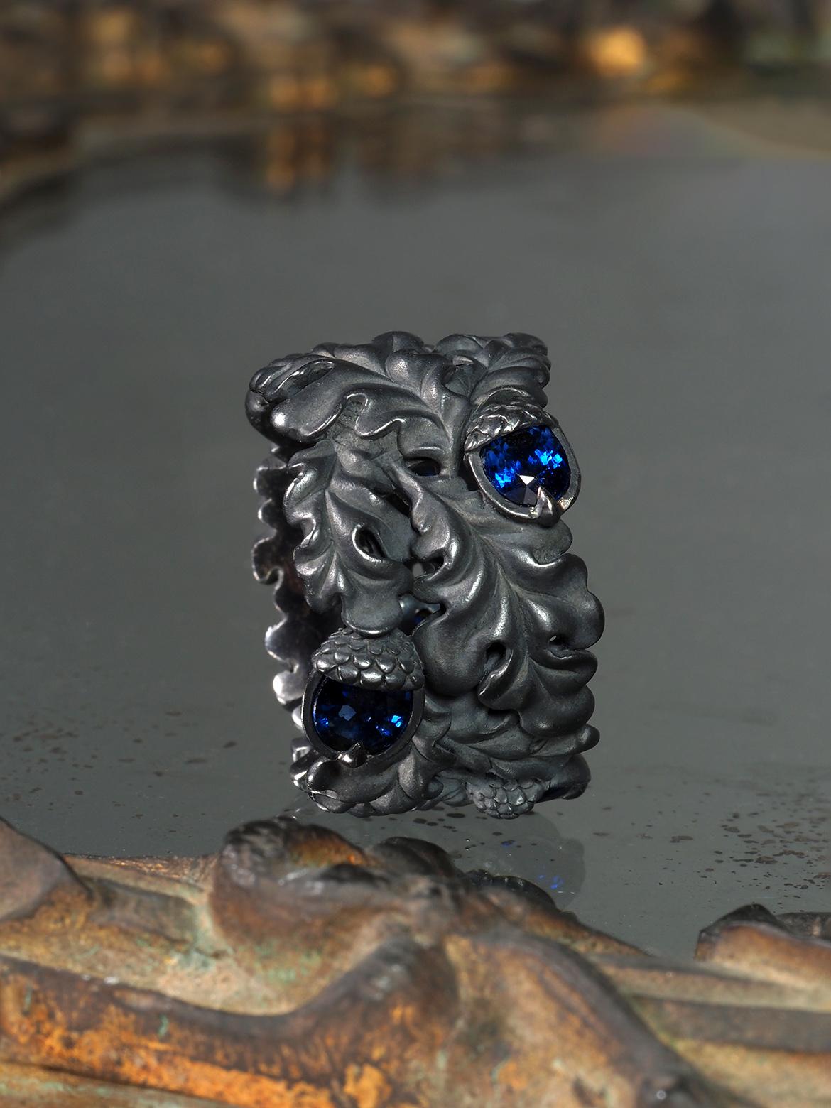 Oak Leaves Blue Sapphire Patinated Ring gift special person wedding anniversary en vente 7