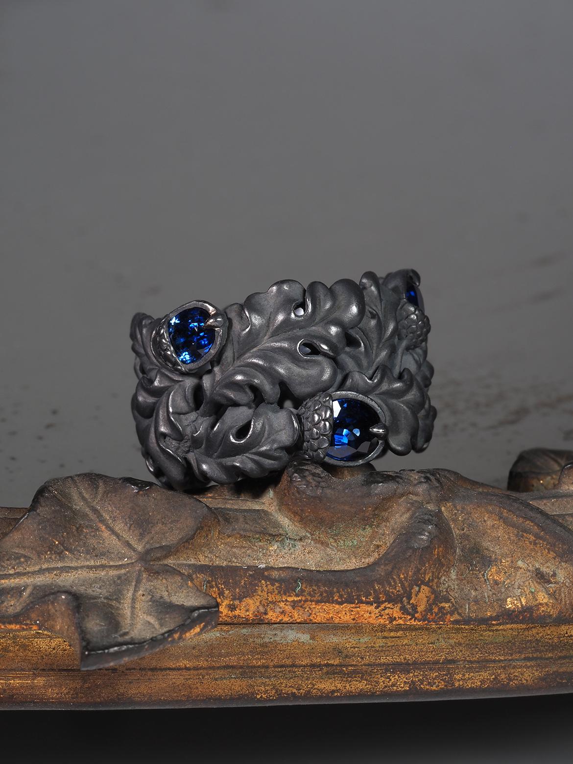 Oak Leaves Blue Sapphire Patinated Ring gift special person wedding anniversary en vente 1