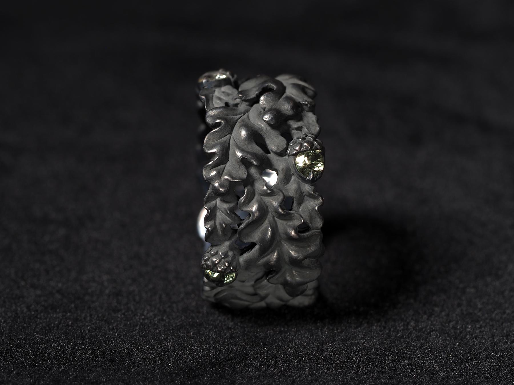 Oak Leaves Sapphires Ring Acorns Silver Black Patina Einzigartige Geschenkidee zur Verlobung im Angebot 13
