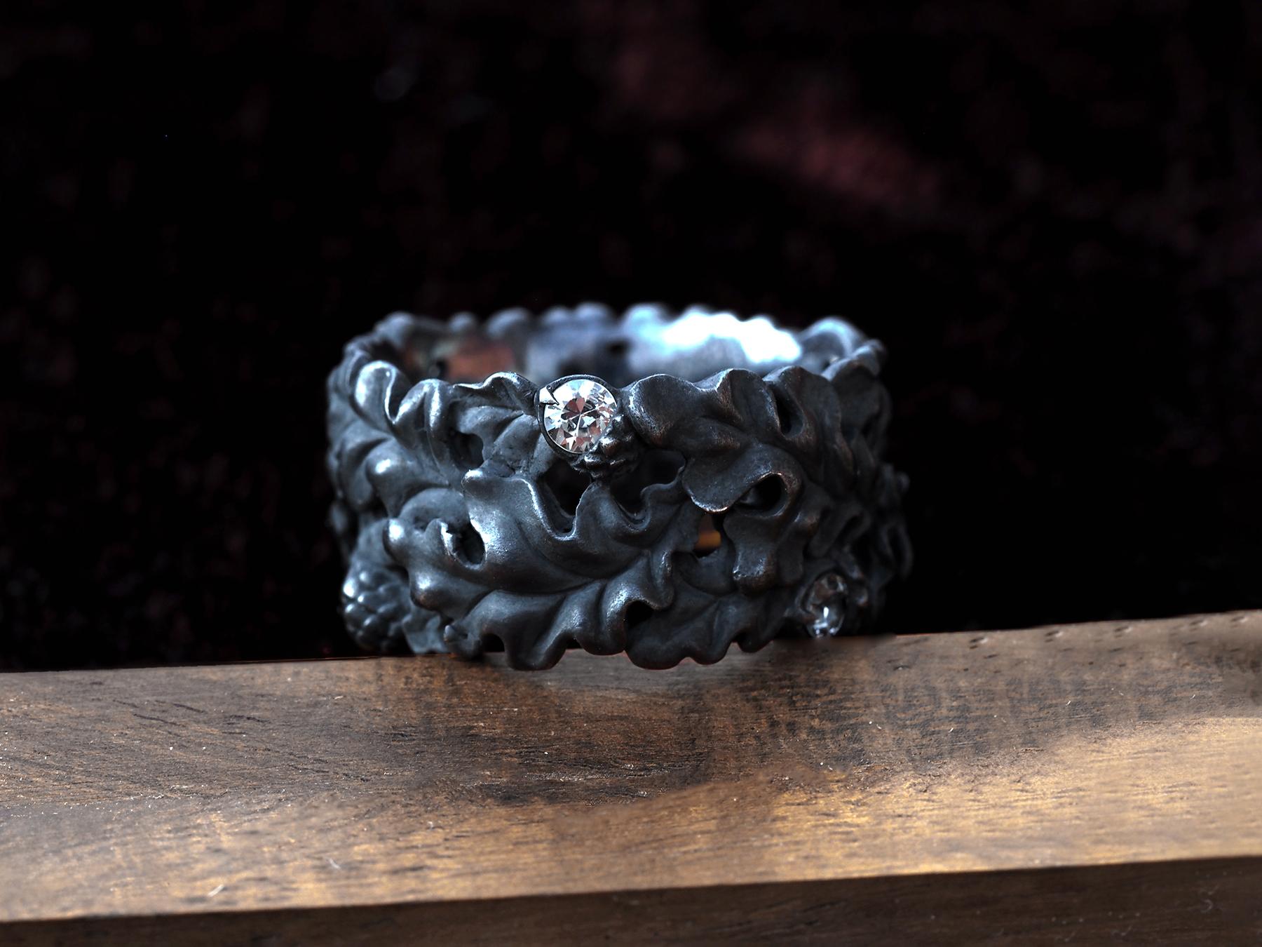 Oak Leaves Sapphires Ring Acorns Silver Black Patina Einzigartige Geschenkidee zur Verlobung im Angebot 2