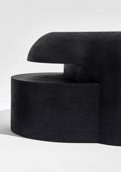 Taburete Lahmu X de roble by Sizar Alexis