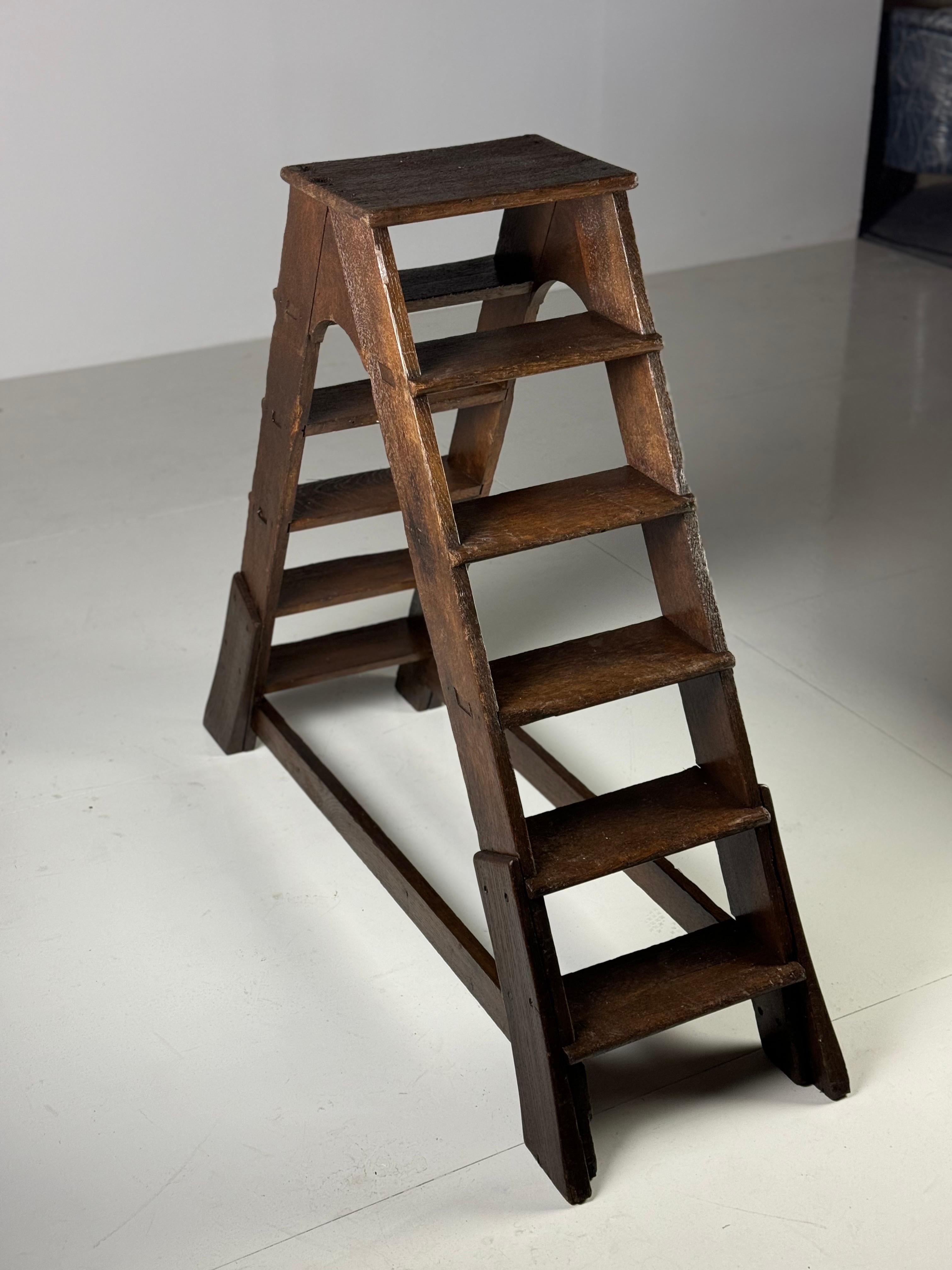 Escalier de la bibliothèque en Oak en vente 2