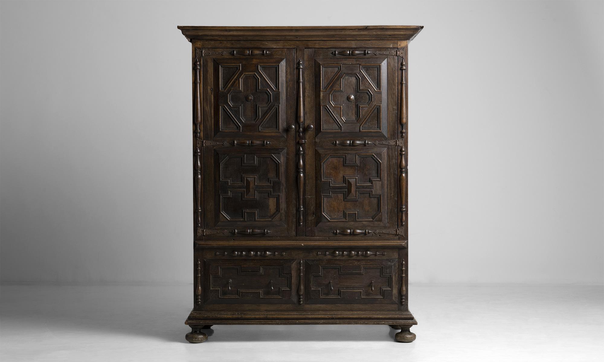 Oak Livery cupboard

England circa 1830

Beautifully constructed cabinet with geometric pattern.

Measures: 58.75” L x 28.5” D x 76.25” H.