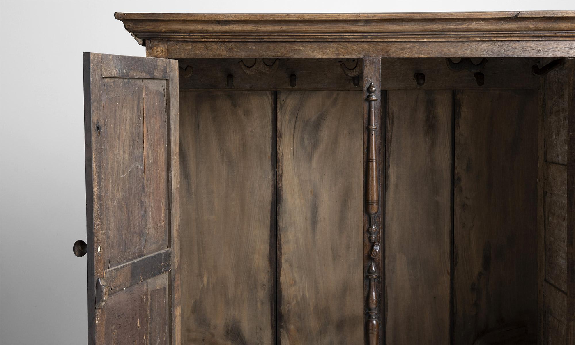 Oak Livery Cupboard, England, Circa 1830 In Good Condition In Culver City, CA