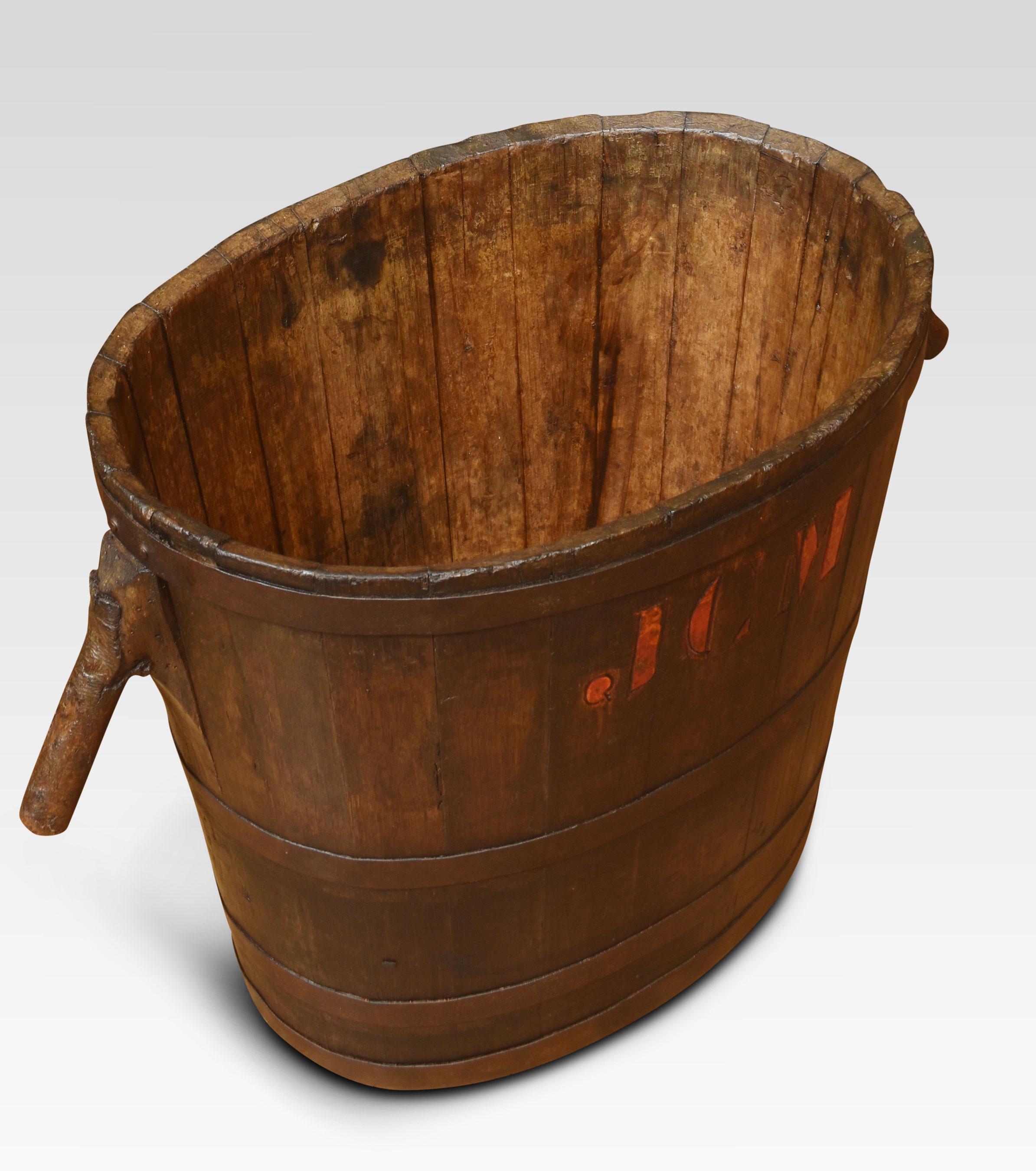 Oak log bin In Good Condition For Sale In Cheshire, GB