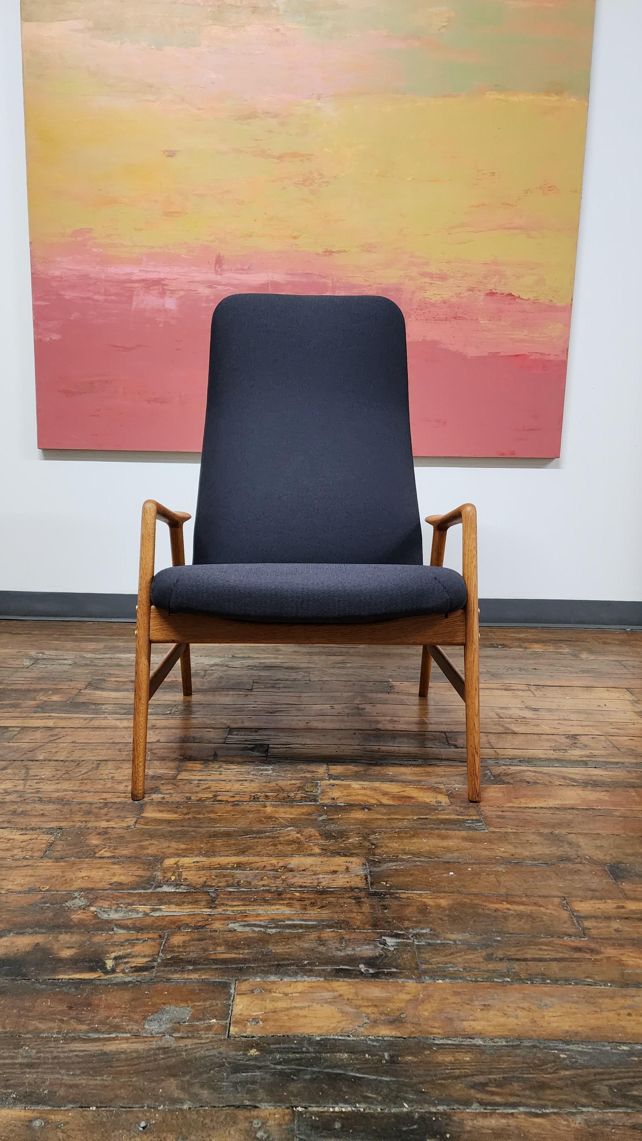 Oak Lounge Chair by Alf Svensson for Dux In Good Condition For Sale In Philadelphia, PA