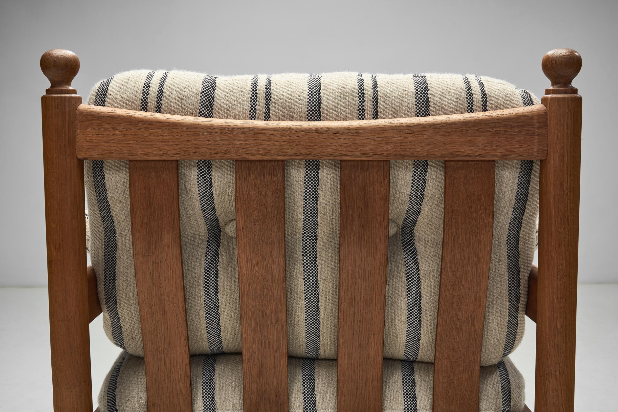 Oak Lounge Chair with Striped Cushions, The Netherlands 1960s For Sale 3