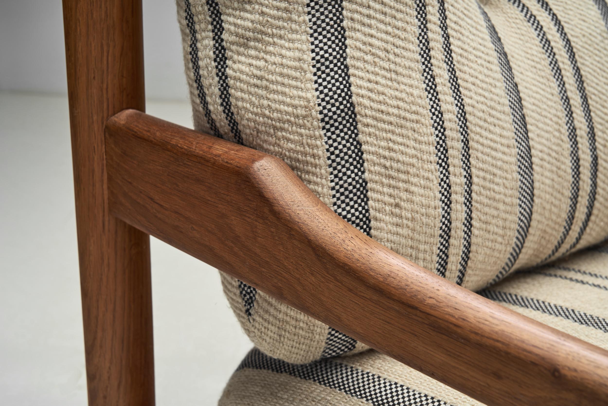 Oak Lounge Chair with Striped Cushions, The Netherlands 1960s For Sale 6