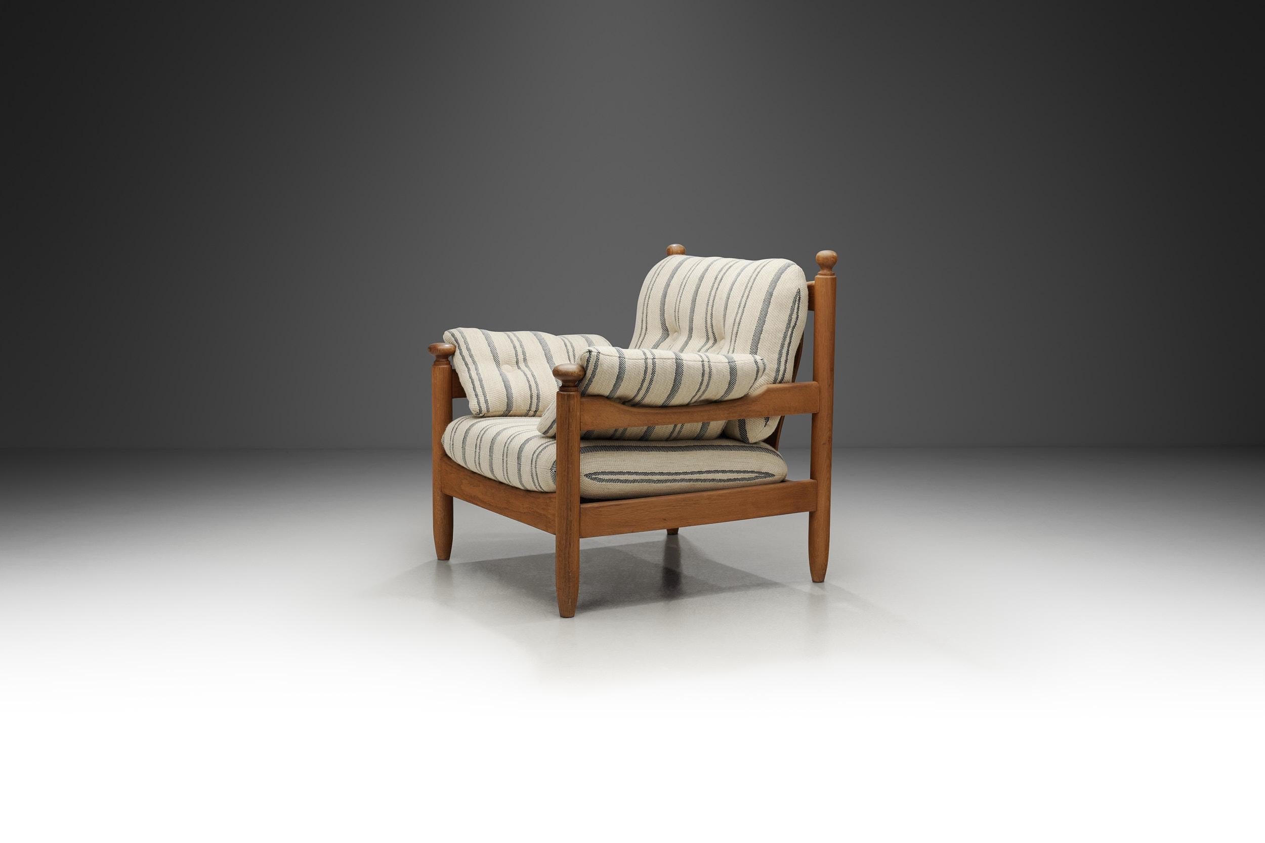 Dutch Oak Lounge Chair with Striped Cushions, The Netherlands 1960s For Sale