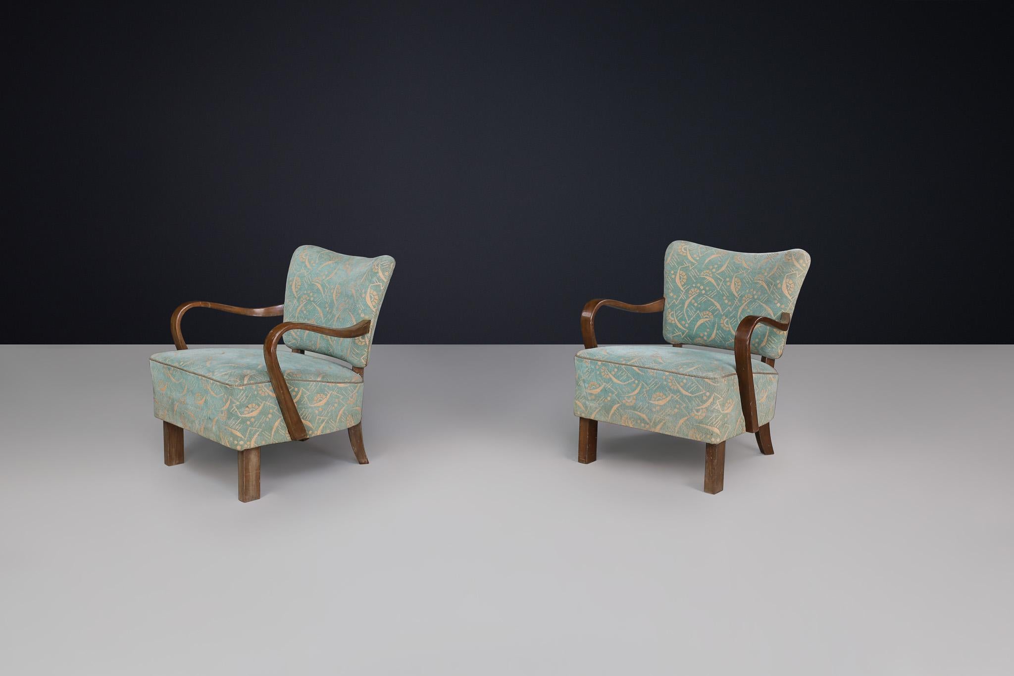 Mid-20th Century Bentwood Armchairs by Jindřich Halabala with Original Antonín Kybal Upholstery. For Sale