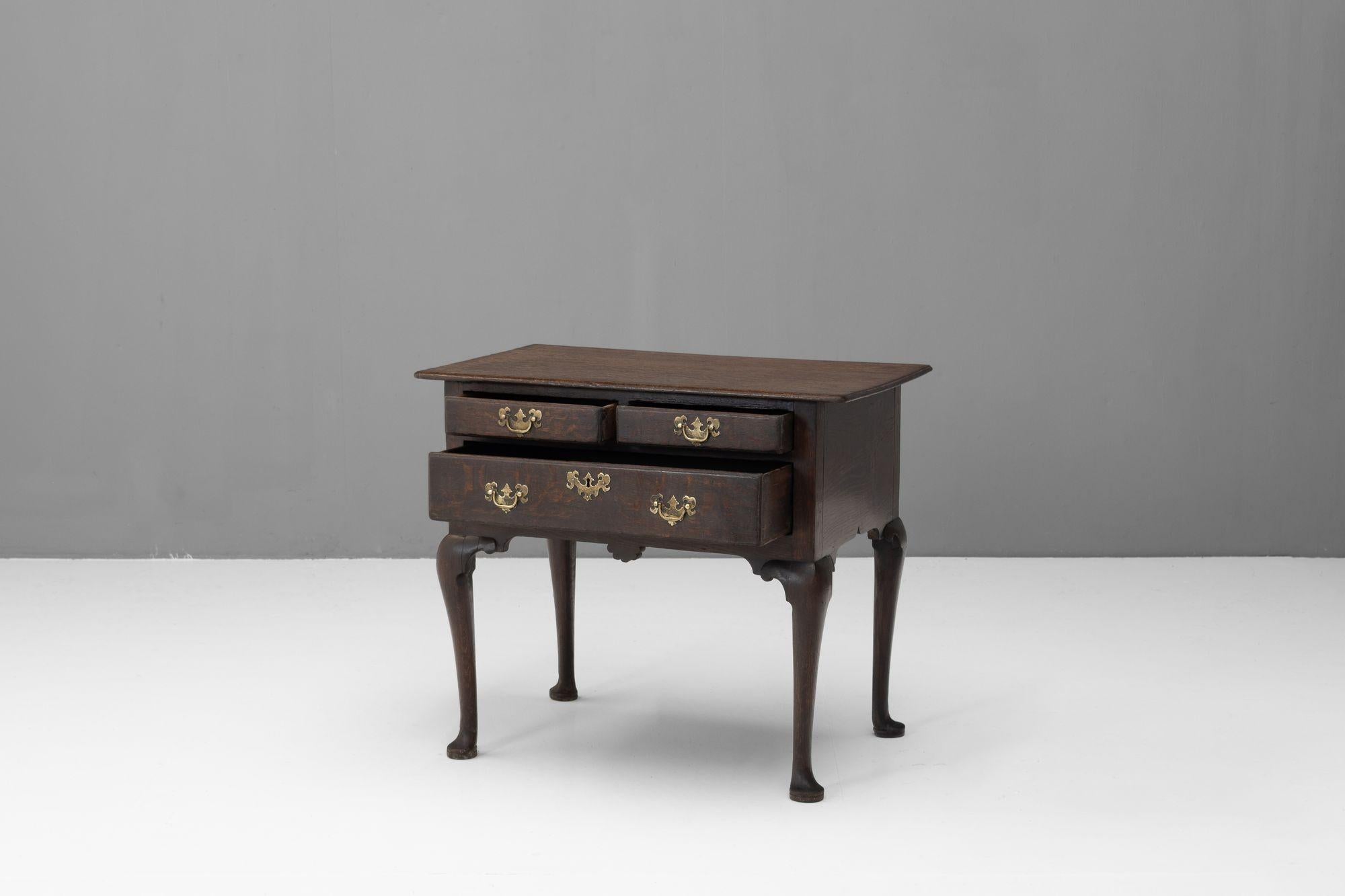 Roble Lowboy en Bueno estado para la venta en London, England
