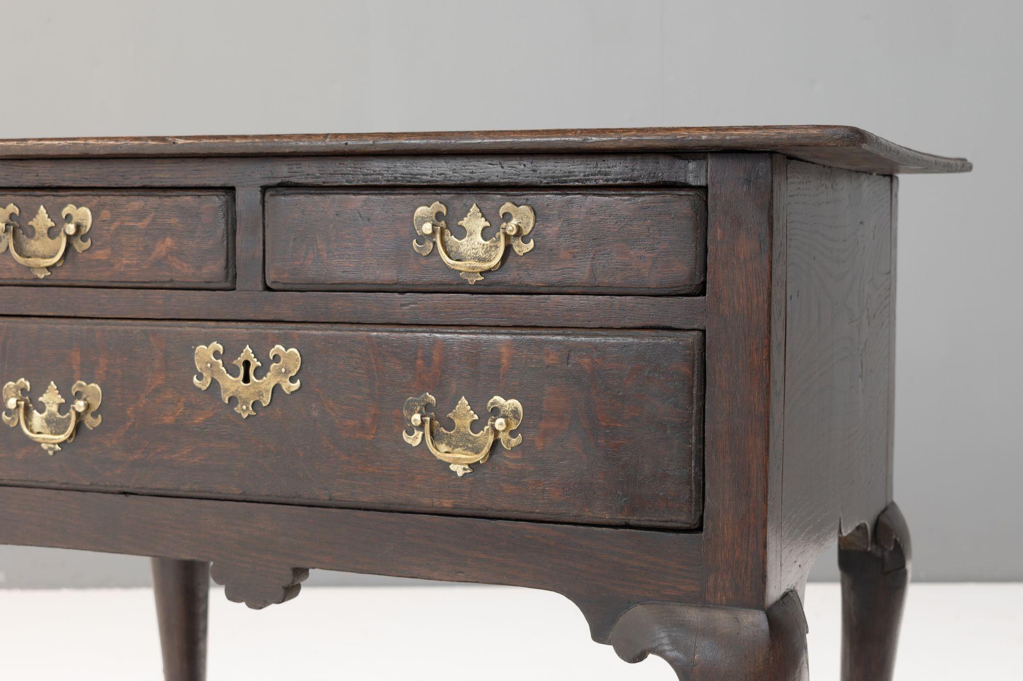 Roble Lowboy finales del siglo XVIII en venta