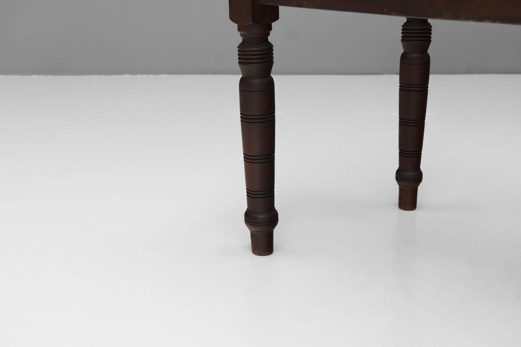 Oak luggage stand on turned legs. Circa 1900. For Sale 1