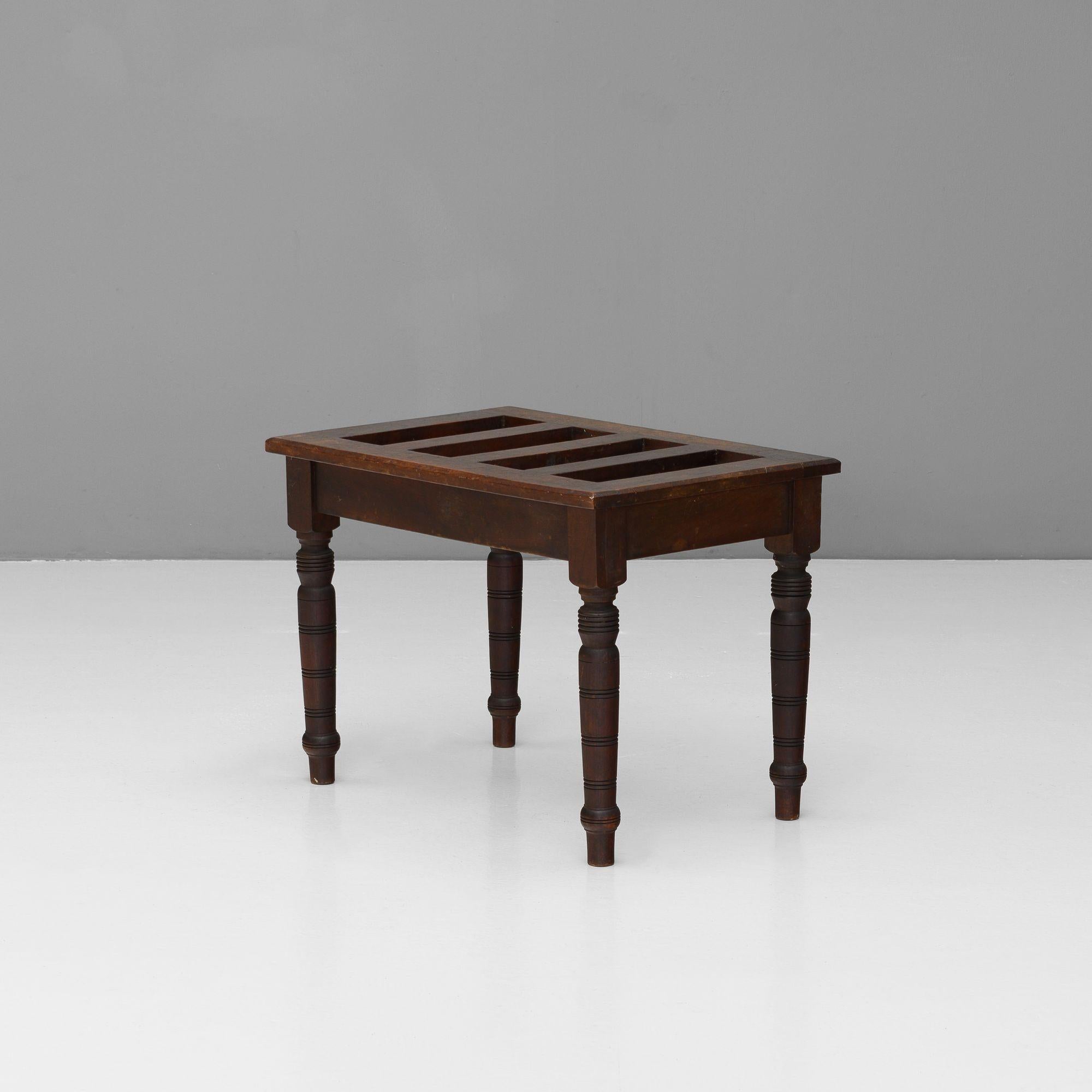 Oak luggage stand on turned legs. Circa 1900. For Sale 2