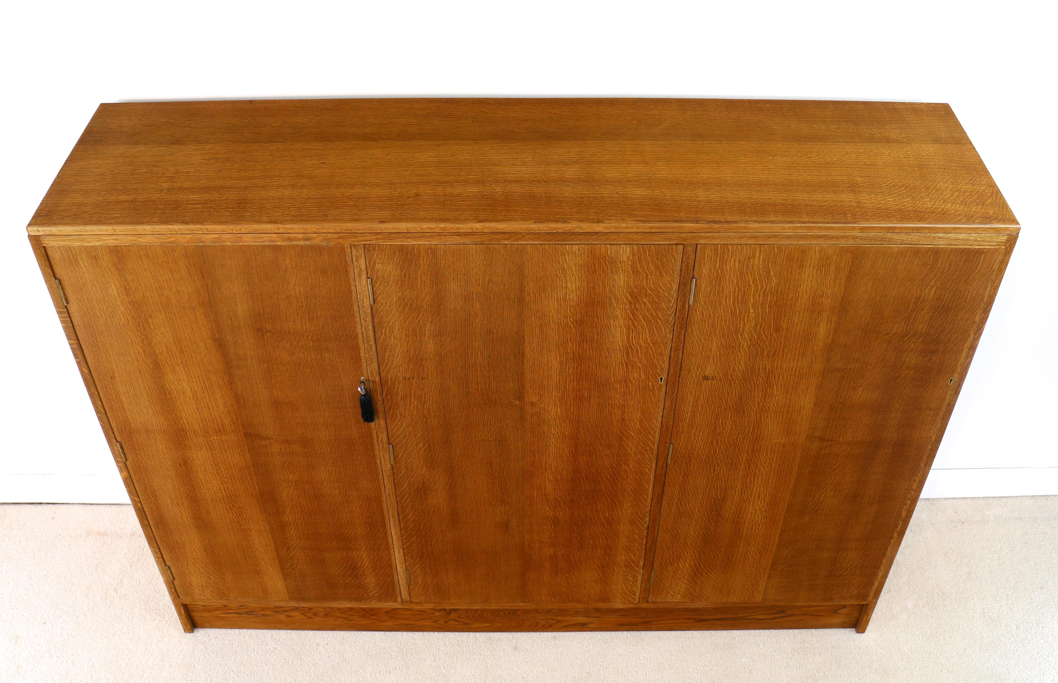 Mid-20th Century Oak and Mahogany 36-Drawer Museum Collector’s Cabinet For Sale