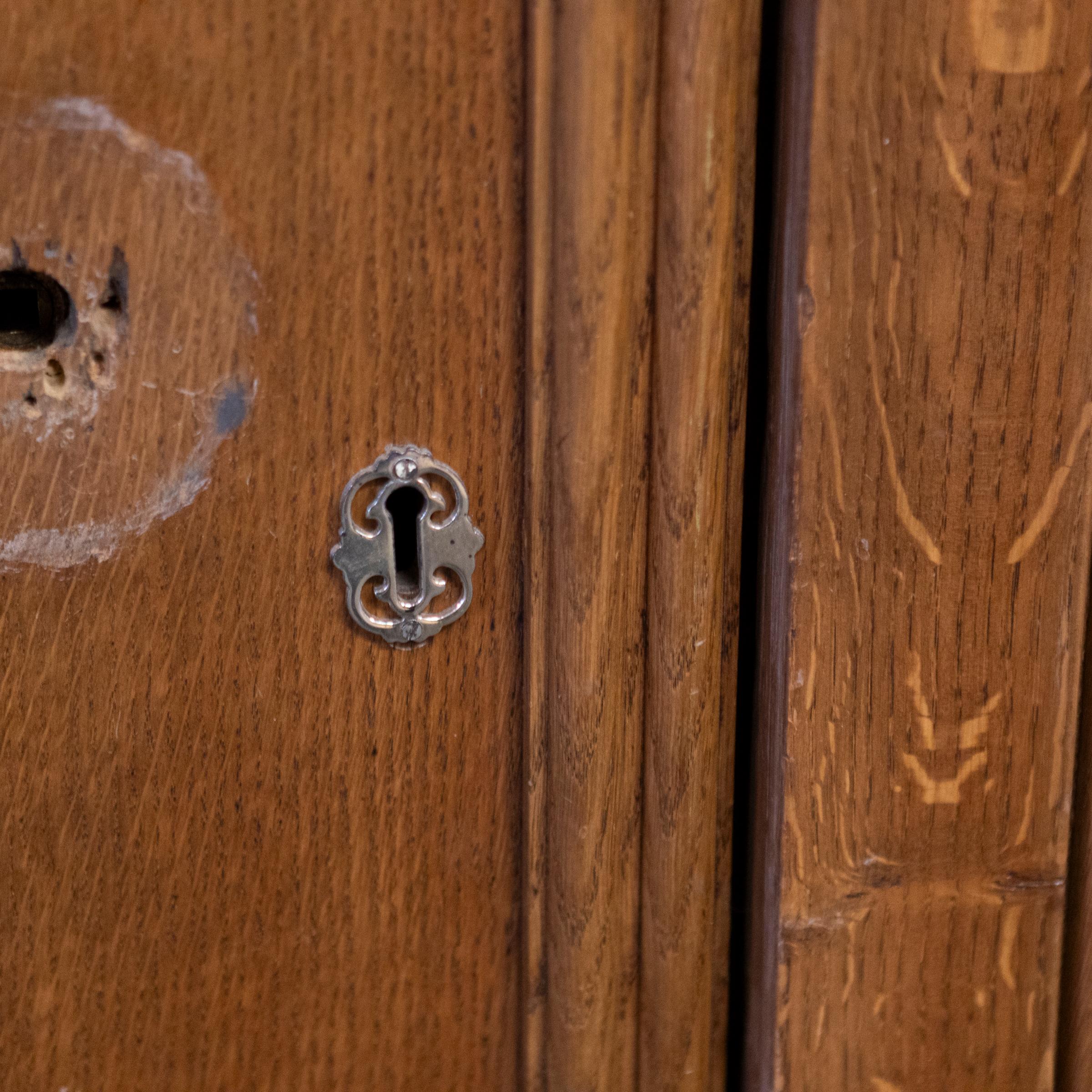 Porte a due battenti in Oak e Mogano recuperate da un'azienda di falegnameria in vendita 2