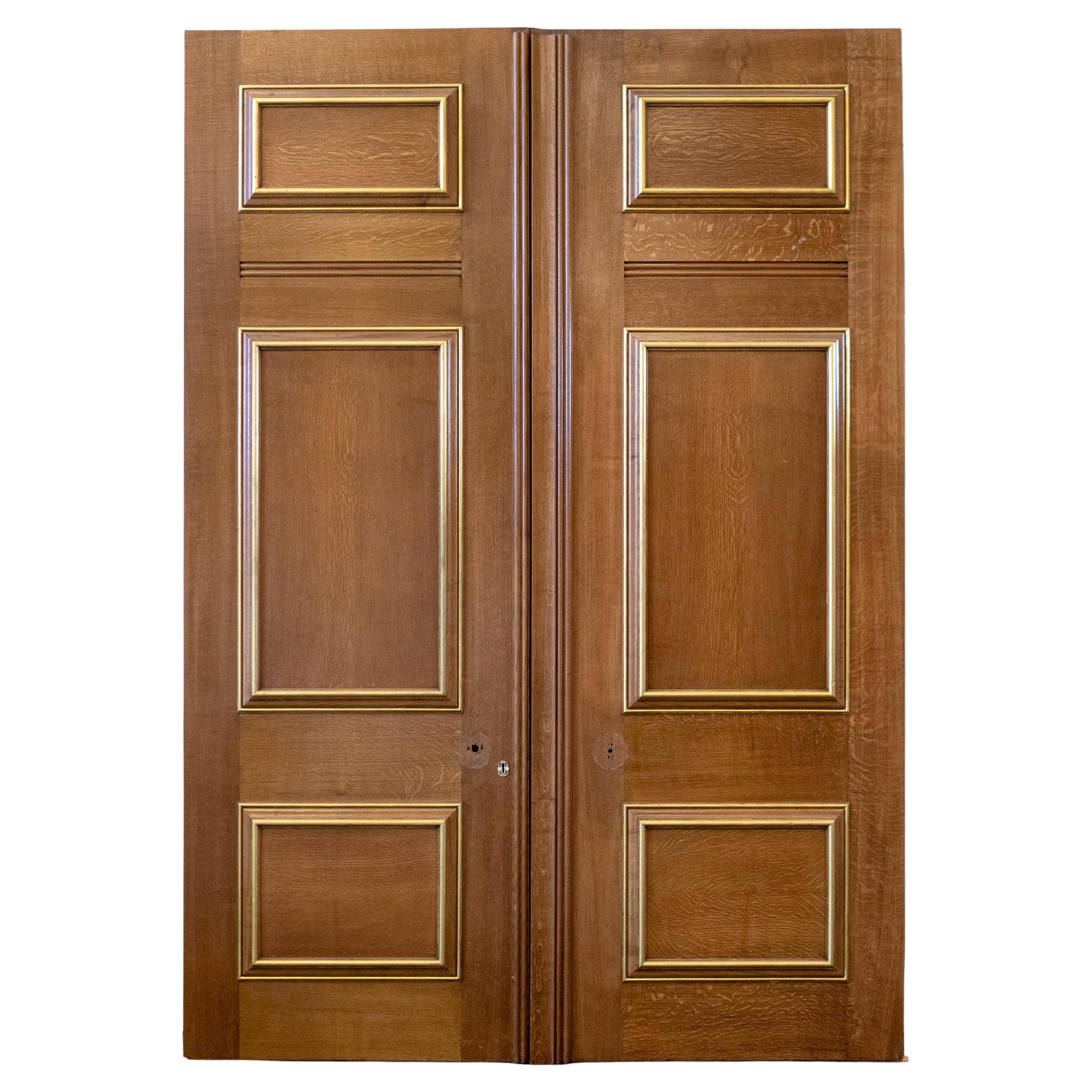 Porte a due battenti in Oak e Mogano recuperate da un
azienda di falegnameria in vendita