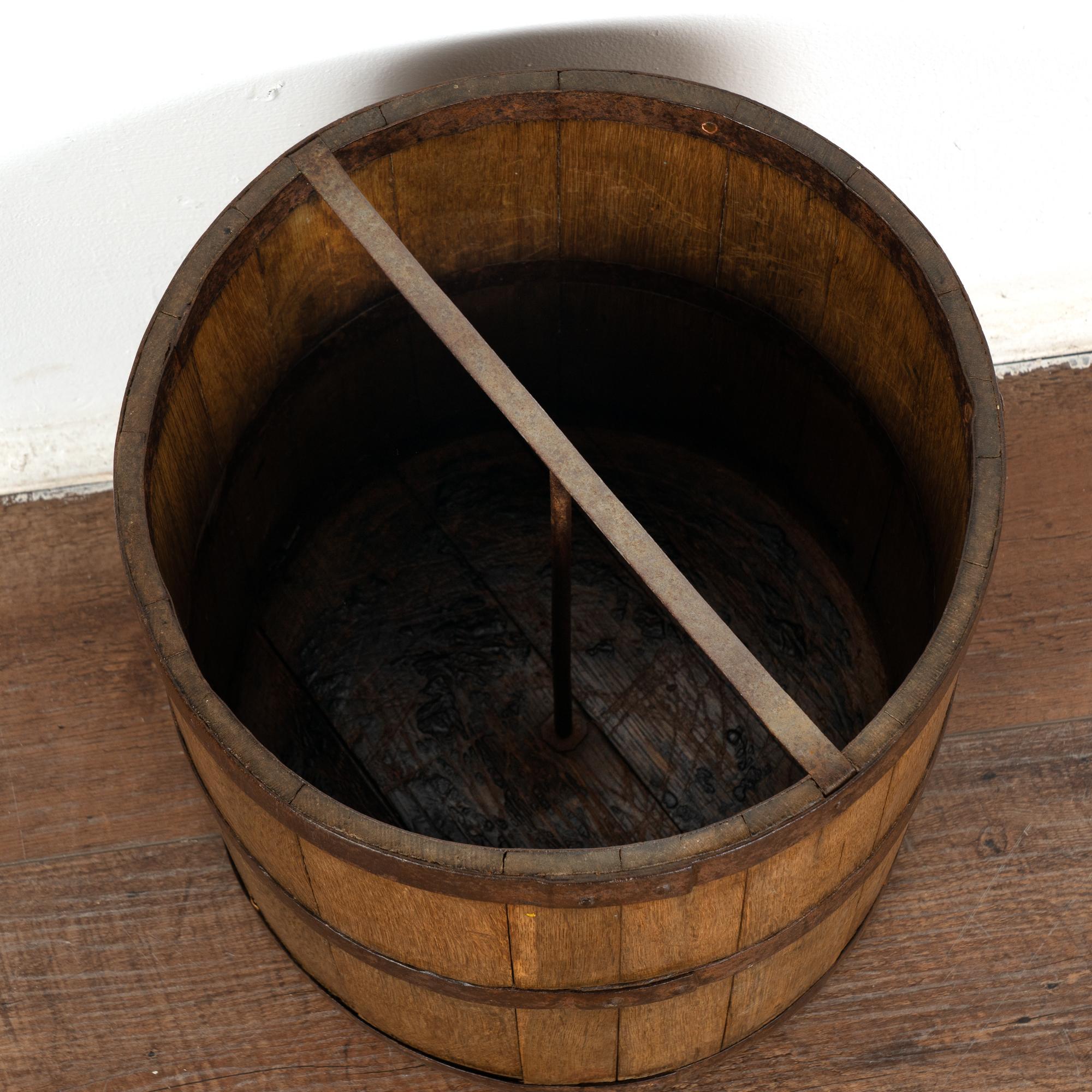 Oak Measuring Bucket with Metal Bands, Hungary circa 1920 In Good Condition For Sale In Round Top, TX
