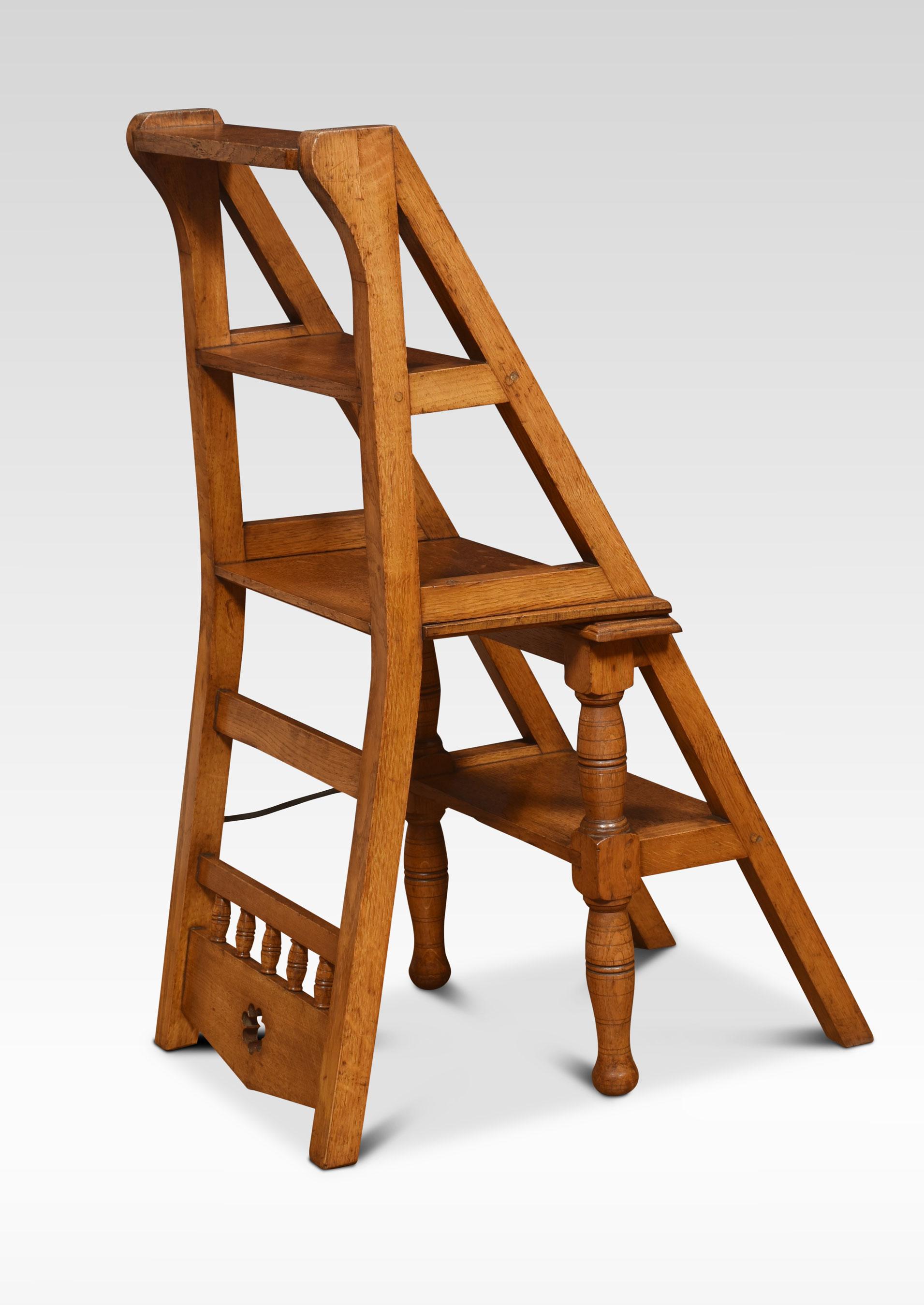 Oak metamorphic chair In Good Condition For Sale In Cheshire, GB