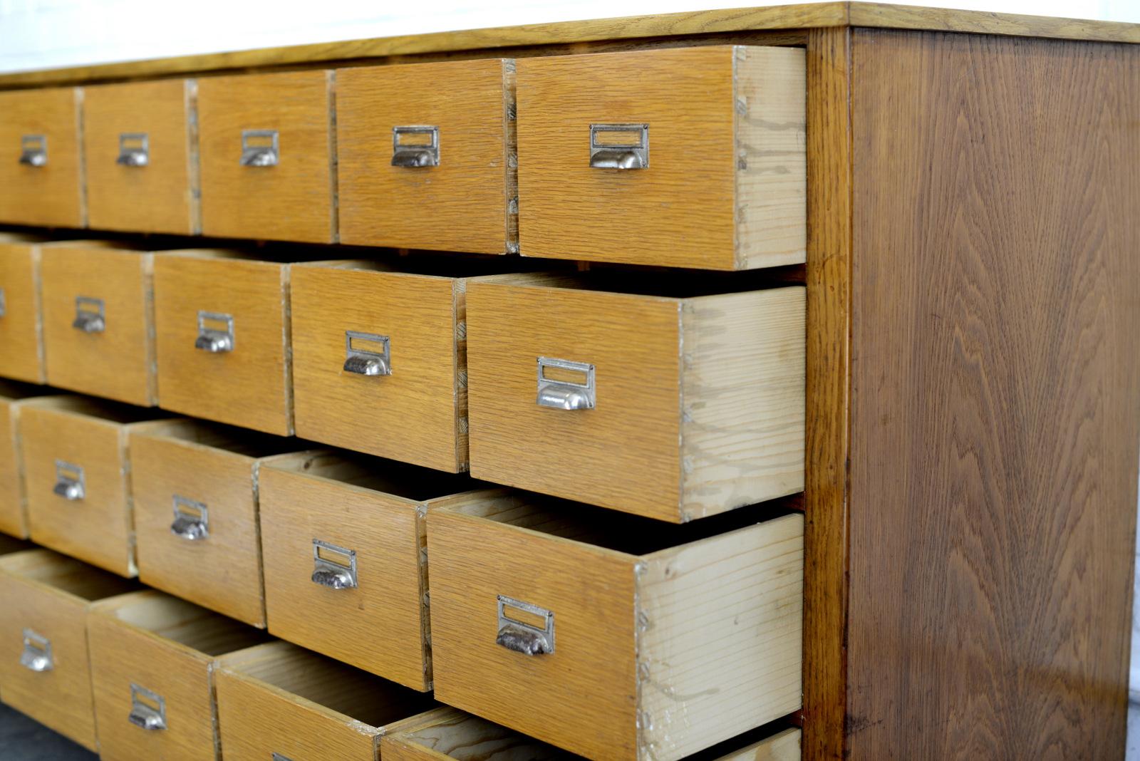 Oak Midcentury German Apothecary Drawers, circa 1950s In Good Condition In Gloucester, GB