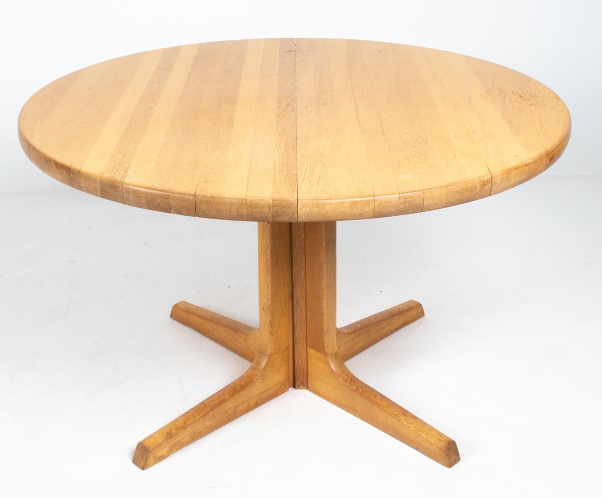Oak Mid-Century Modern Extendable Dining Room Table by Niels Otto Møller, 1970s For Sale 5