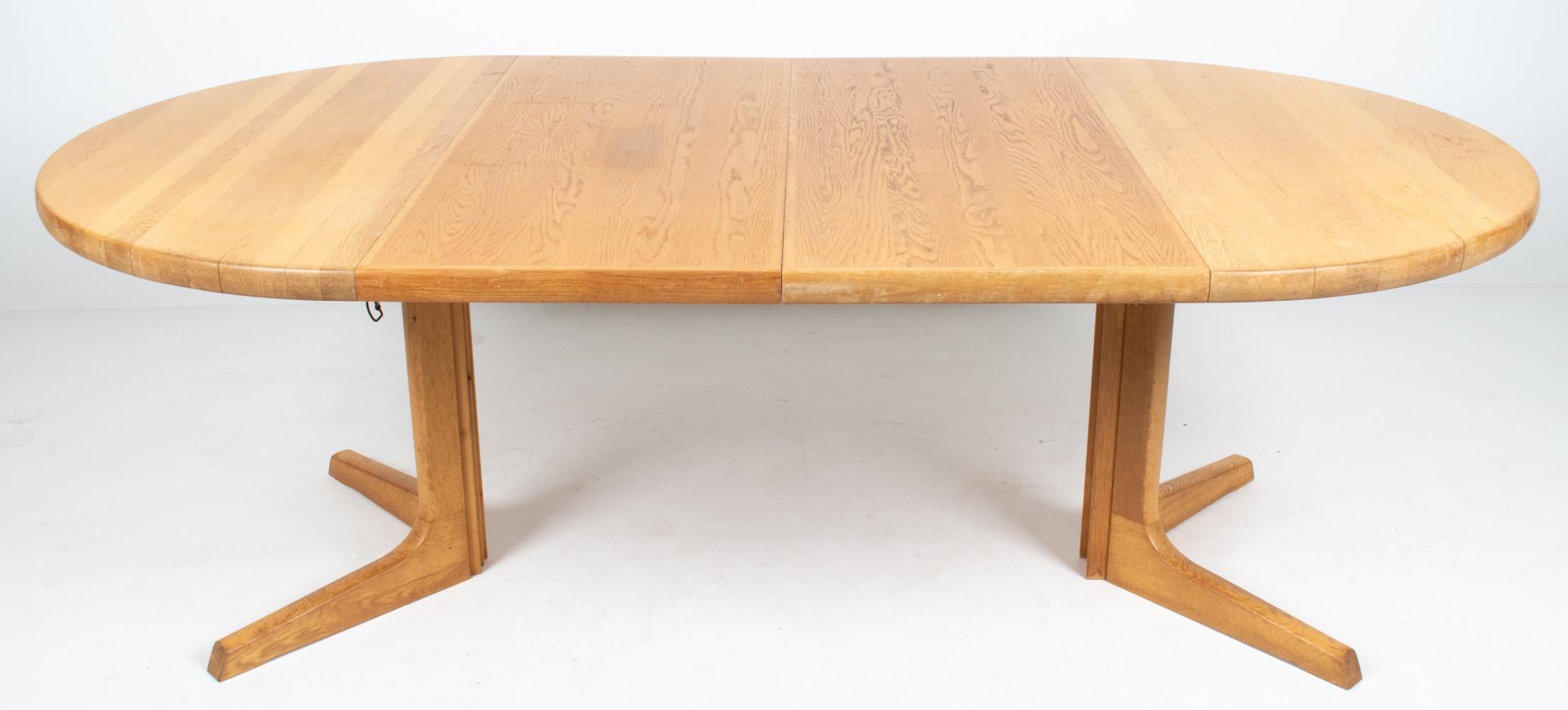 Oak Mid-Century Modern Extendable Dining Room Table by Niels Otto Møller, 1970s For Sale 10