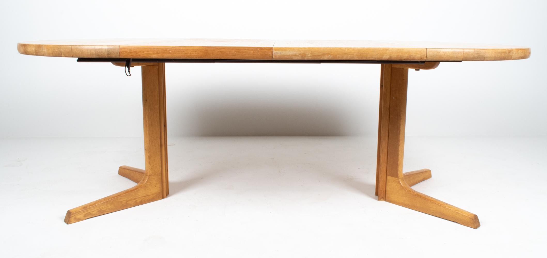 Oak Mid-Century Modern Extendable Dining Room Table by Niels Otto Møller, 1970s For Sale 11